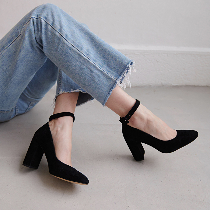 Babies à talons hauts  en velours noir