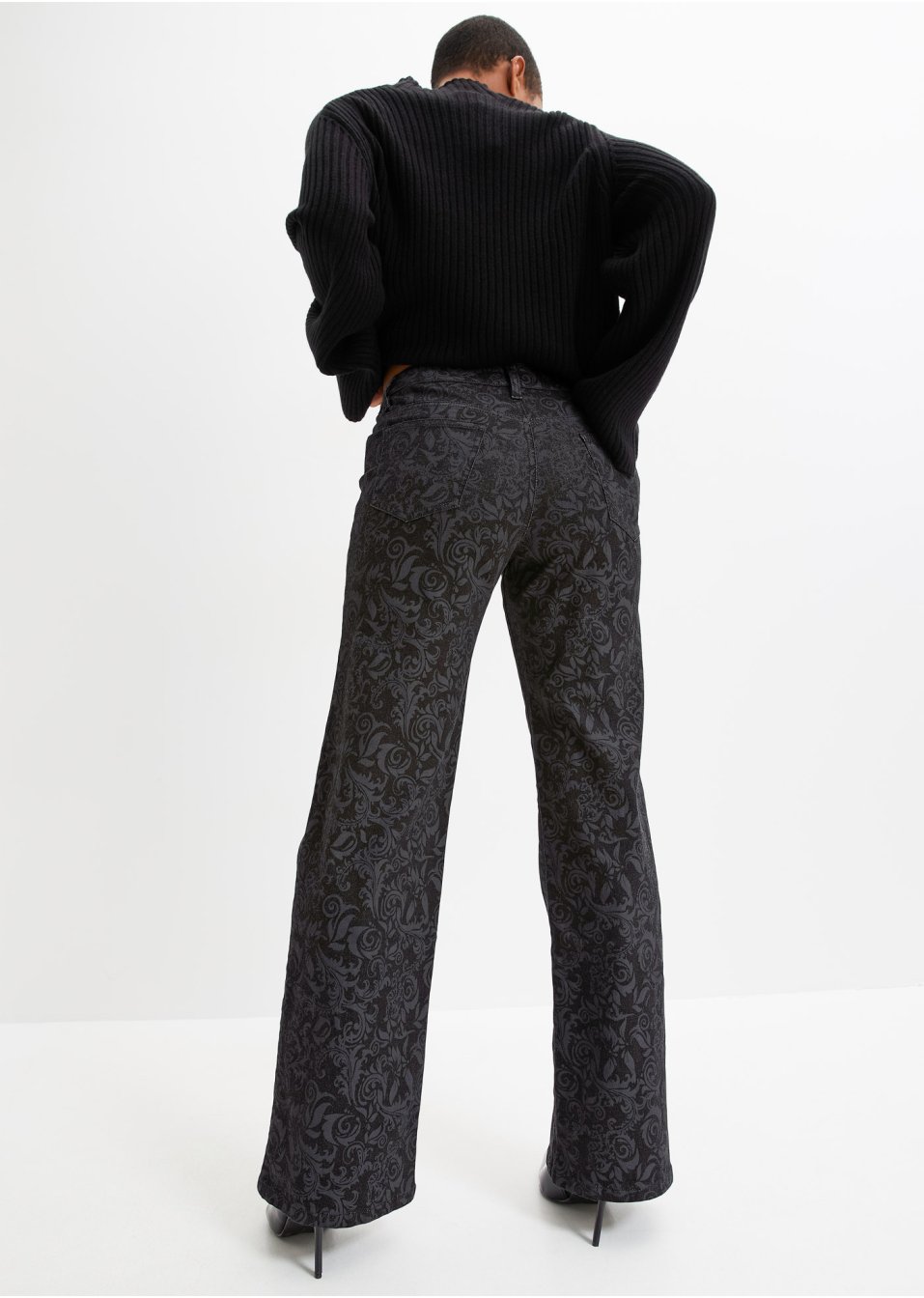 Jean Marlène avec motif brillant