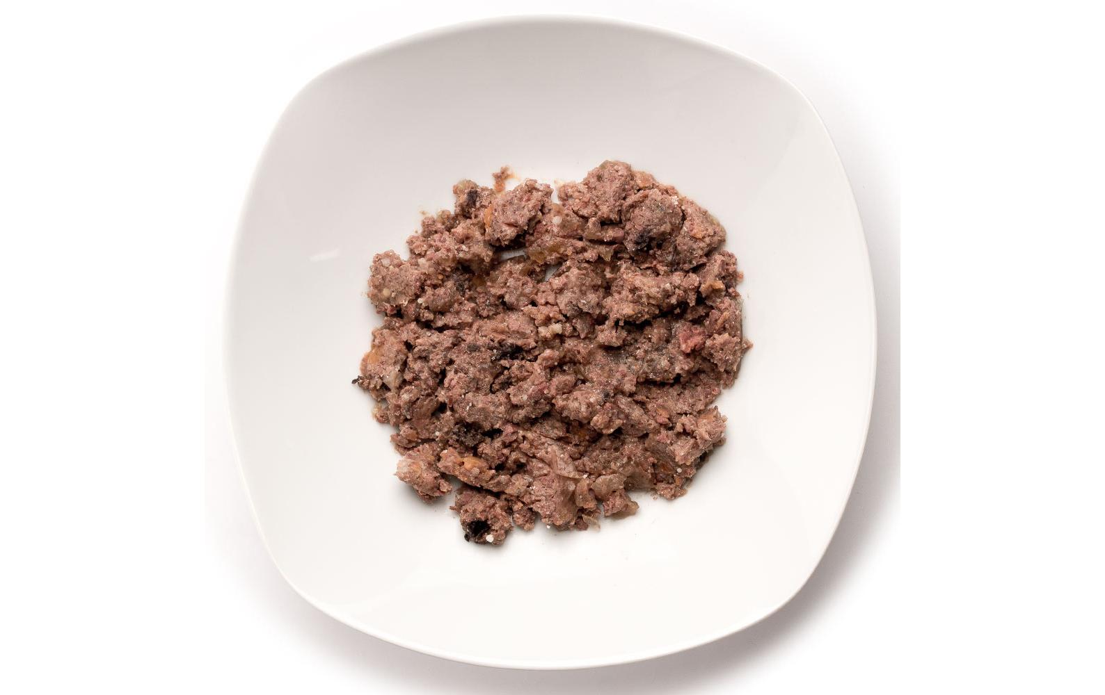 Nassfutter Rind mit Süsskartoffeln & Heidelbeeren 8 x 150 gAlleinfutter aus Rindfleisch mit Süsskartoffeln, Heidelbeeren, Wildkräutern & Distelöl