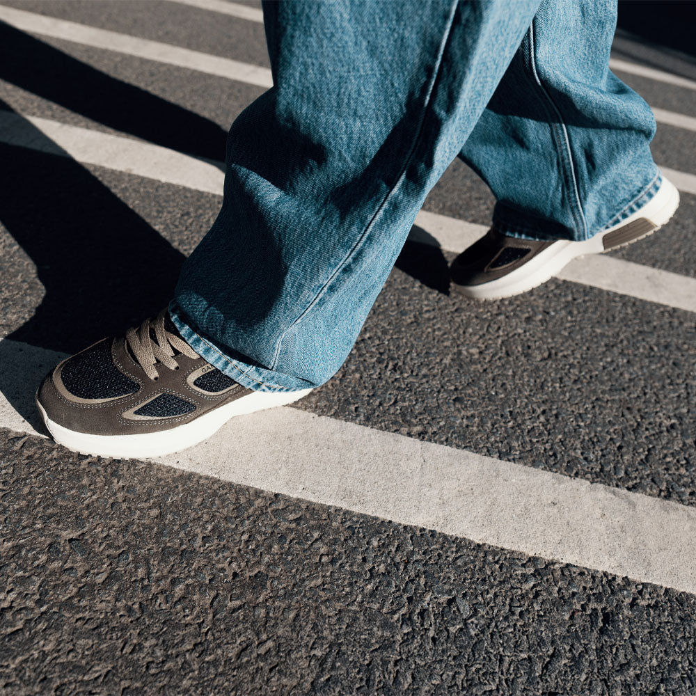 Nova Lite Klassisk retrosneaker med skinndetaljer