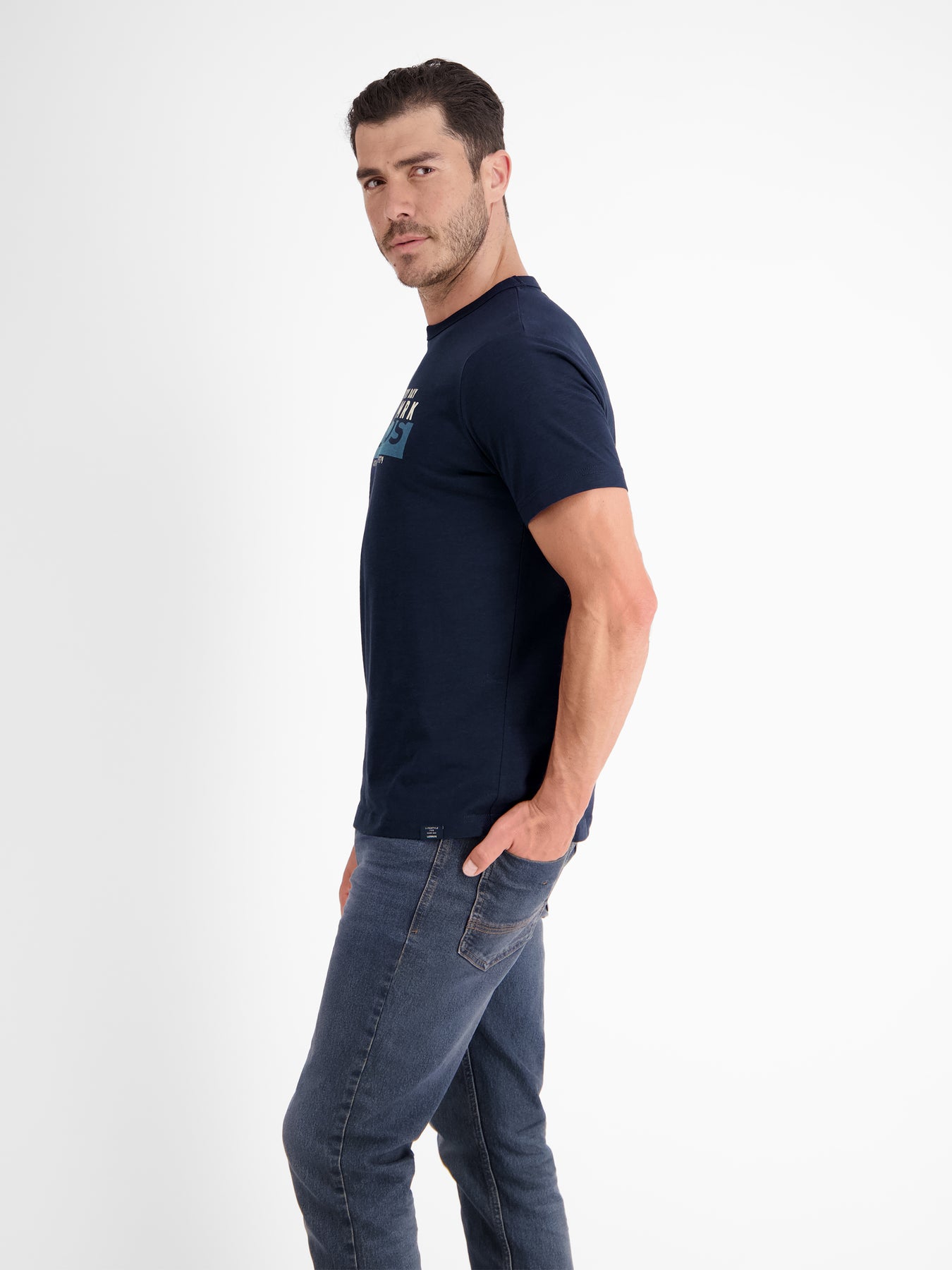 Unifarbenes T-Shirt mit Print