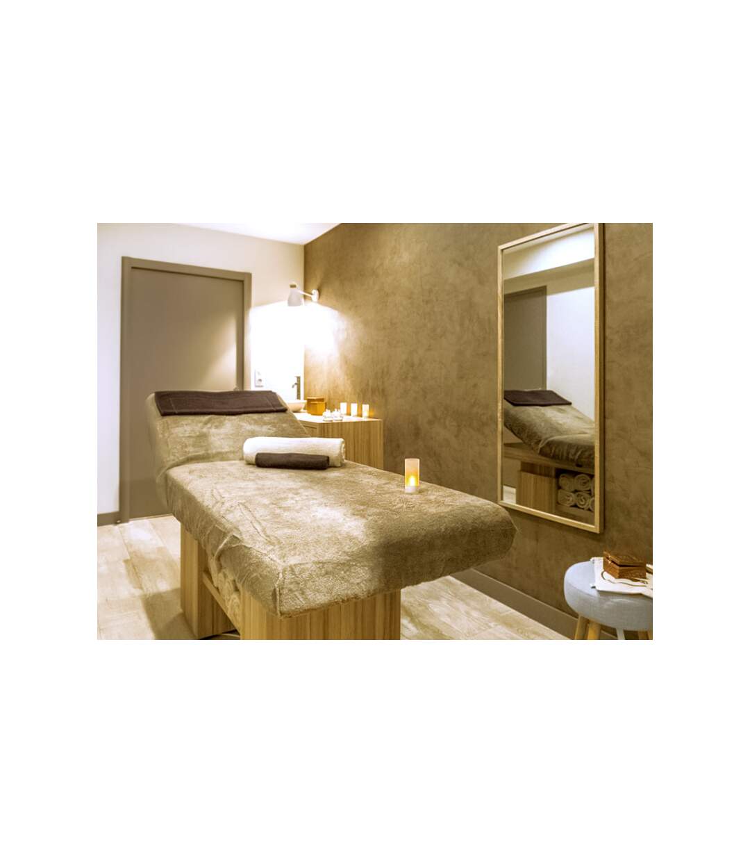 Pause bien-être d’1h40 avec soin, massage et gommage pour 2 près de Nantes - SMARTBOX - Coffret Cadeau Bien-être