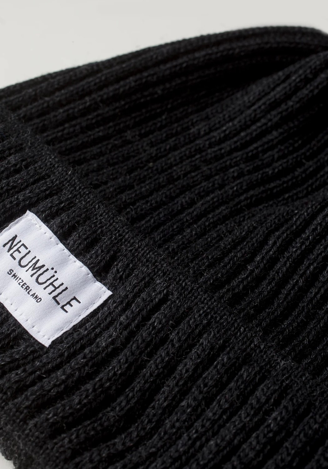 Neumuhle Wollmütze Elbe Organic Merino Black Coal