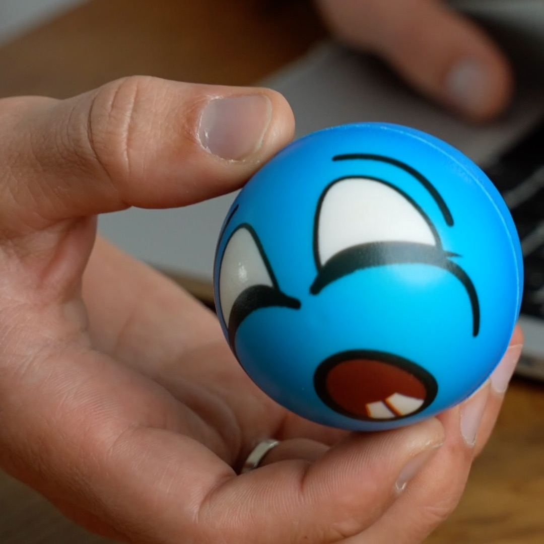 (12er Set) Ø6cm Anti Stress Schaumstoff Bälle Emoji Knautschbälle Fidget Spiel - Bunt