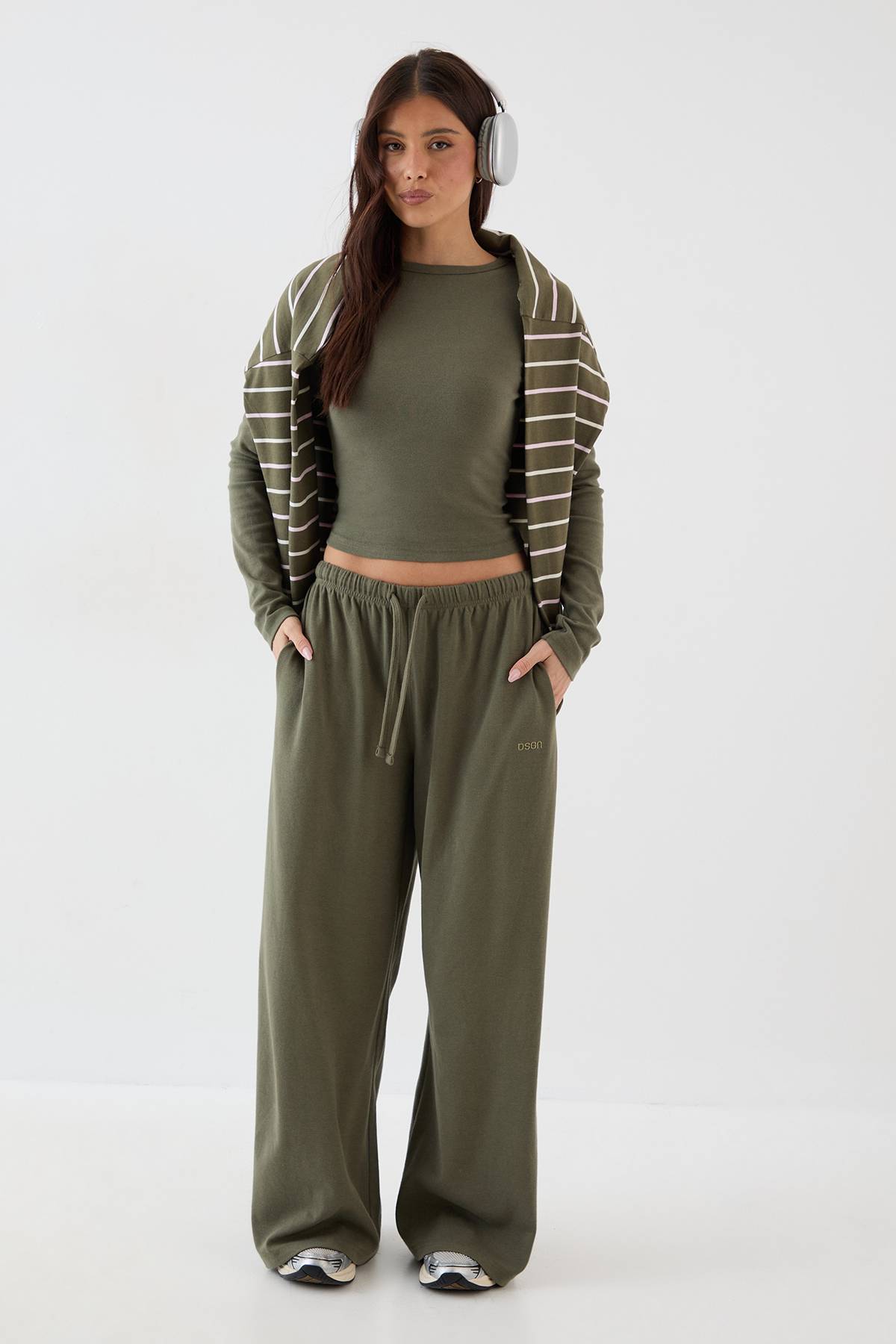 Pantalon Large à Côtes Brodées DSGN Studio