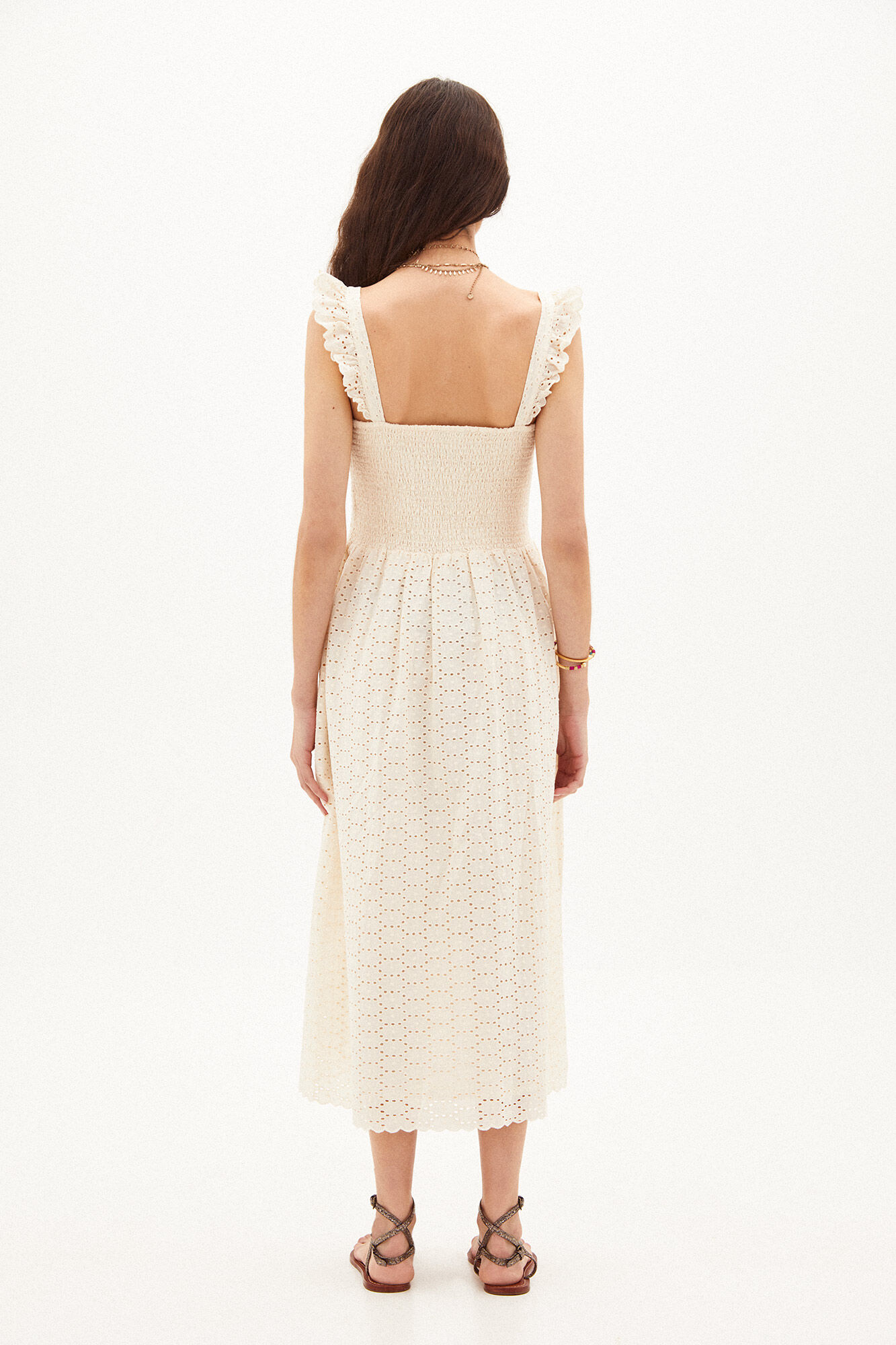 Fátima. Vestido midi bordado suíço - Bege
