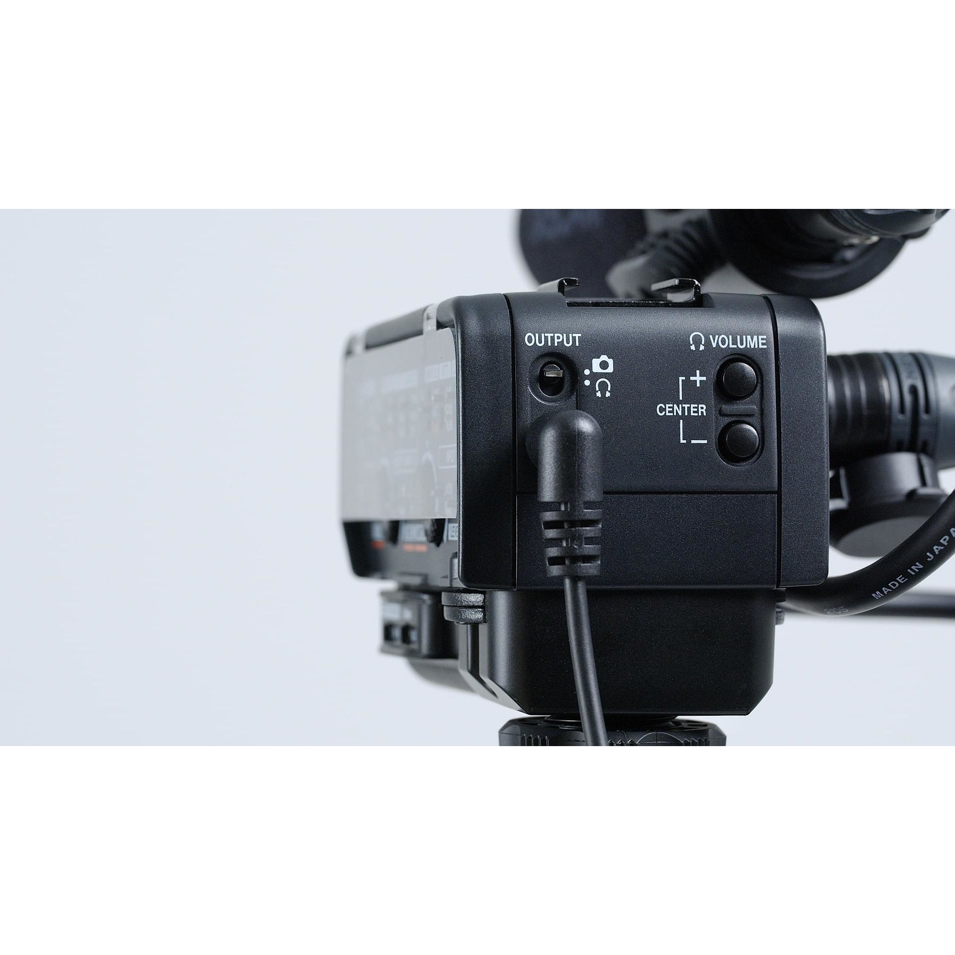 Tascam CA-XLR2d-AN XLR microfoonadapter voor mirrorless camera's