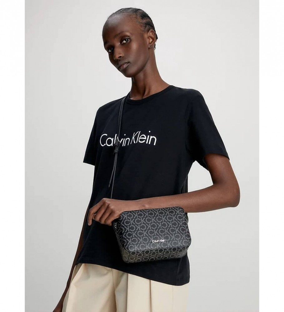 Bolsa de ombro Calvin Klein Must, preta