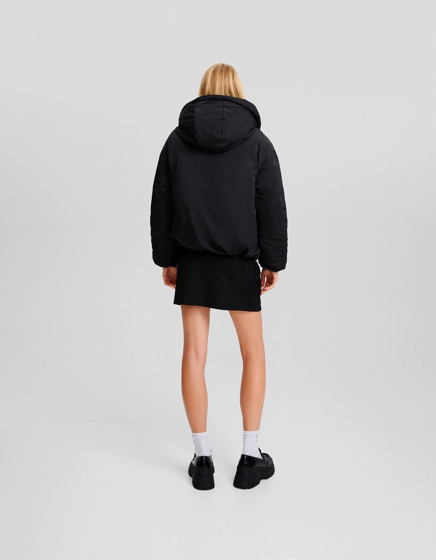 Jaqueta puffer com capuz