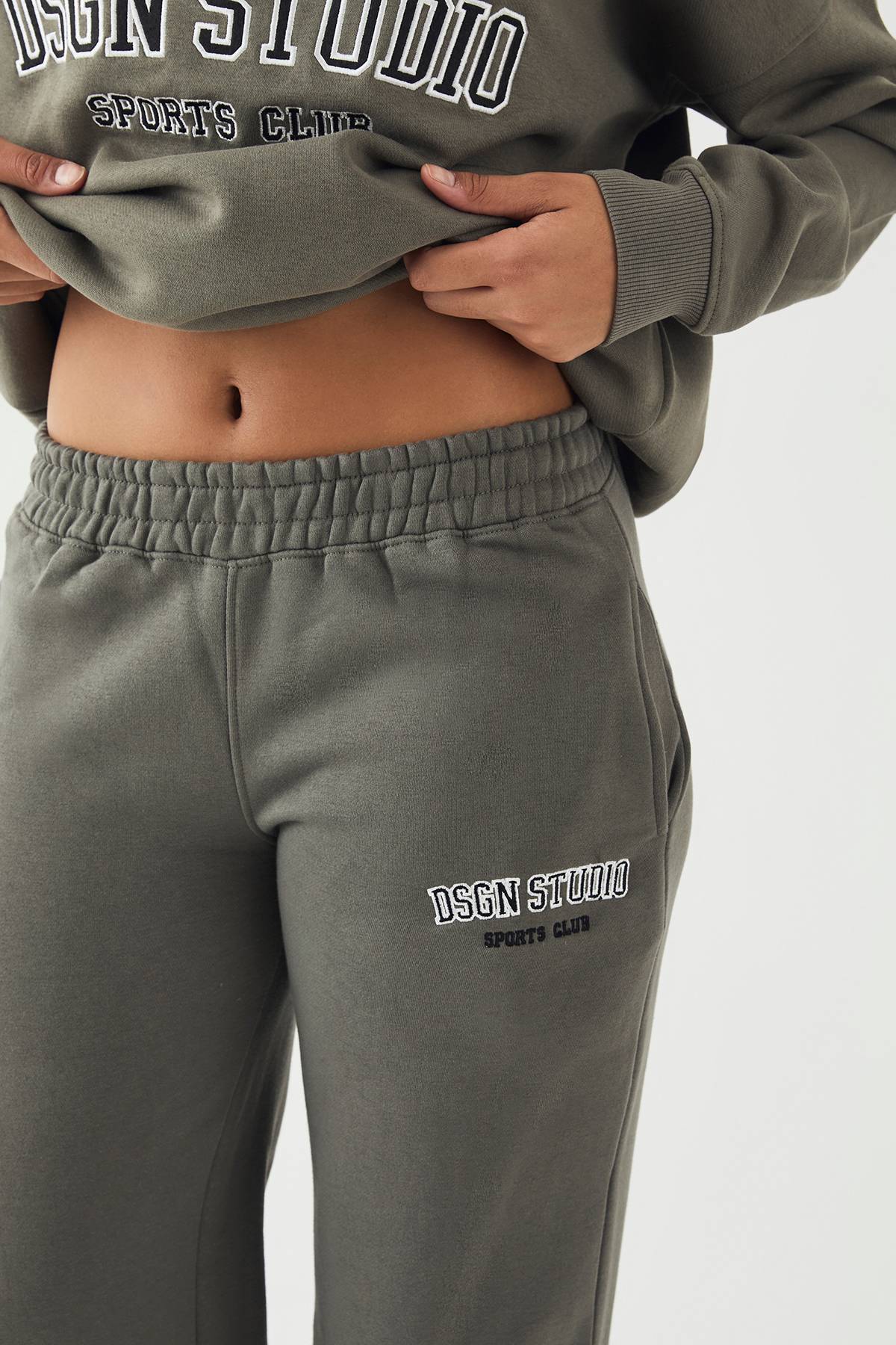 Jogging Jambe Droite avec Appliqué Petite DSGN Studio