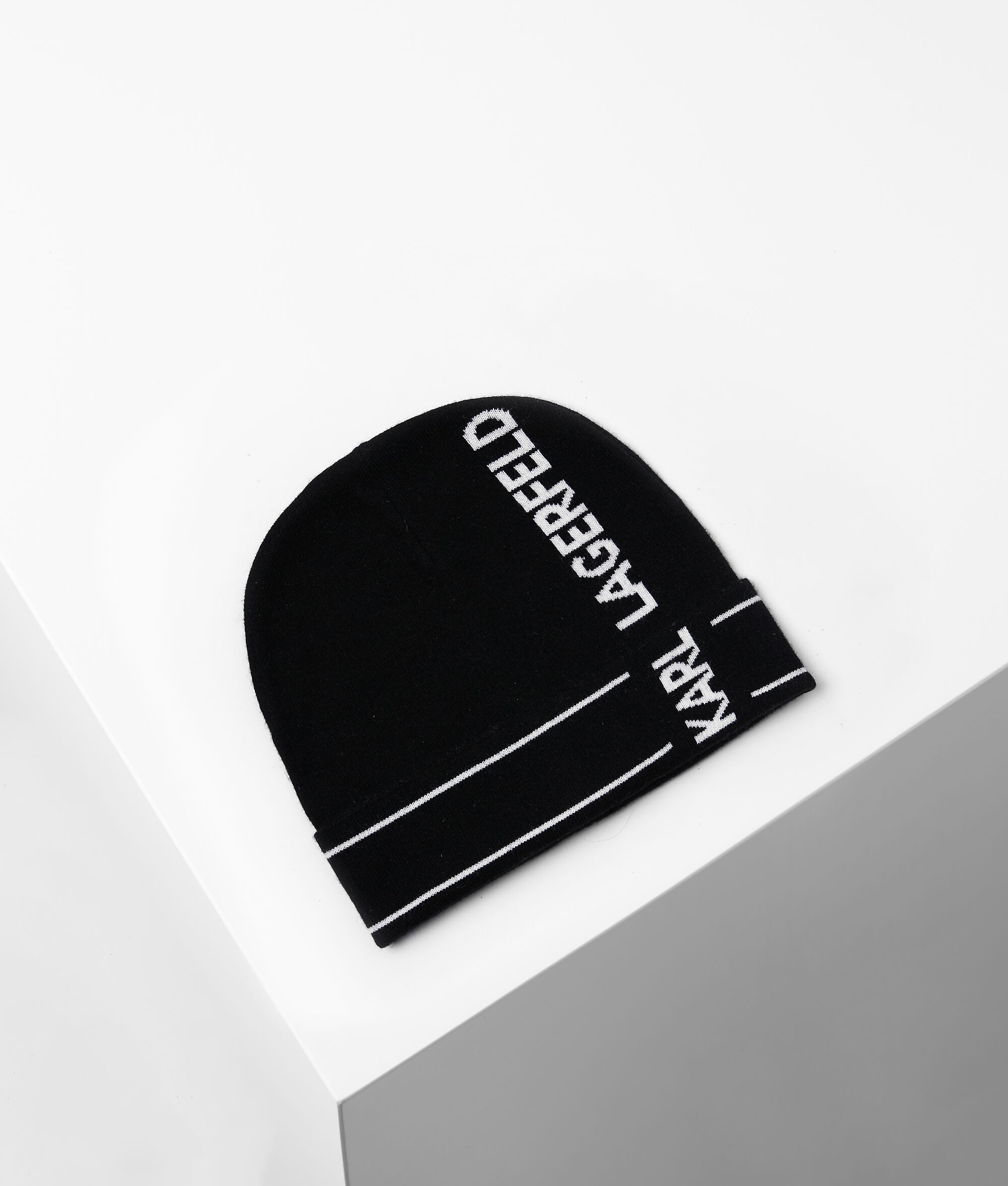 BONNET EN TRICOT K/ESSENTIAL