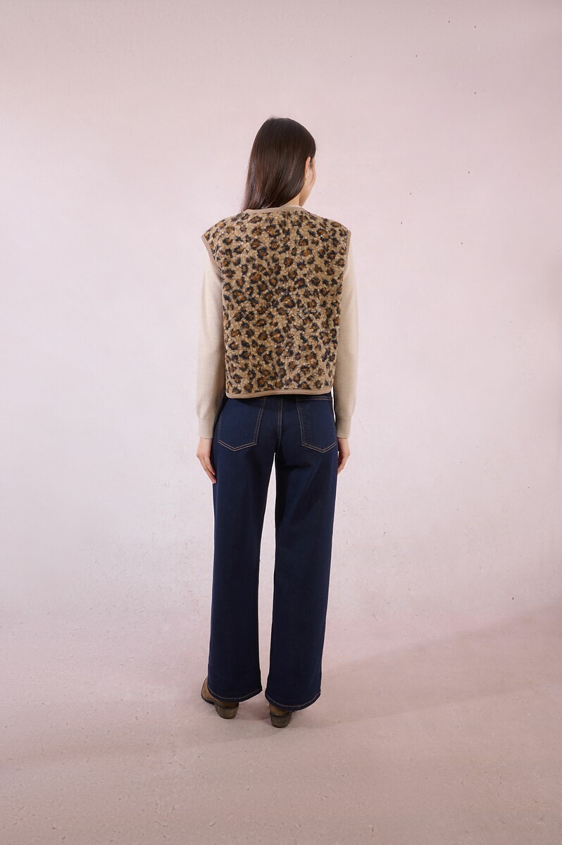 MOLLY BRACKEN<br>Cardigã sem mangas em sherpa com estampa de leopardo