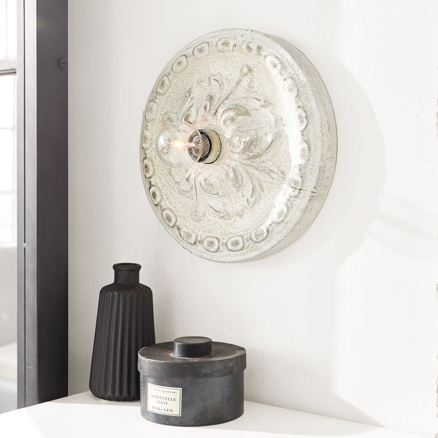 Wand-  &  Deckenlampe Mangaire