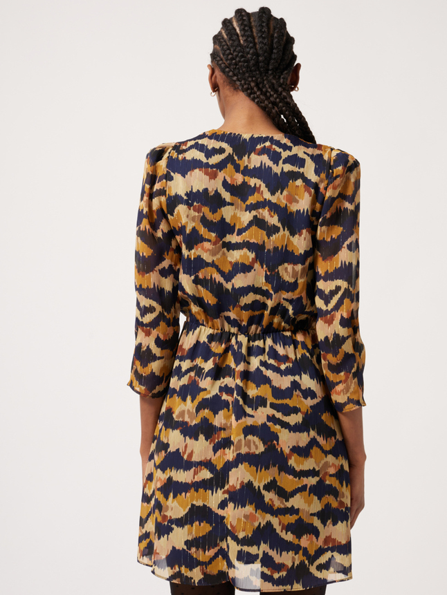 Robe courte cintrée
