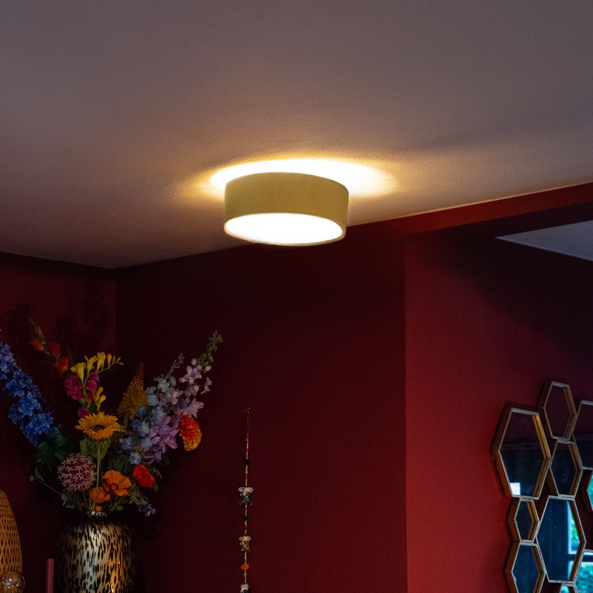 Moderne plafondlamp oker 30 cm met gouden binnenkant - Drum