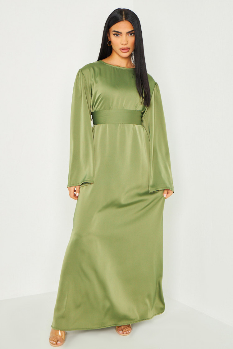 Robe ample ceinturée et satinée kaki