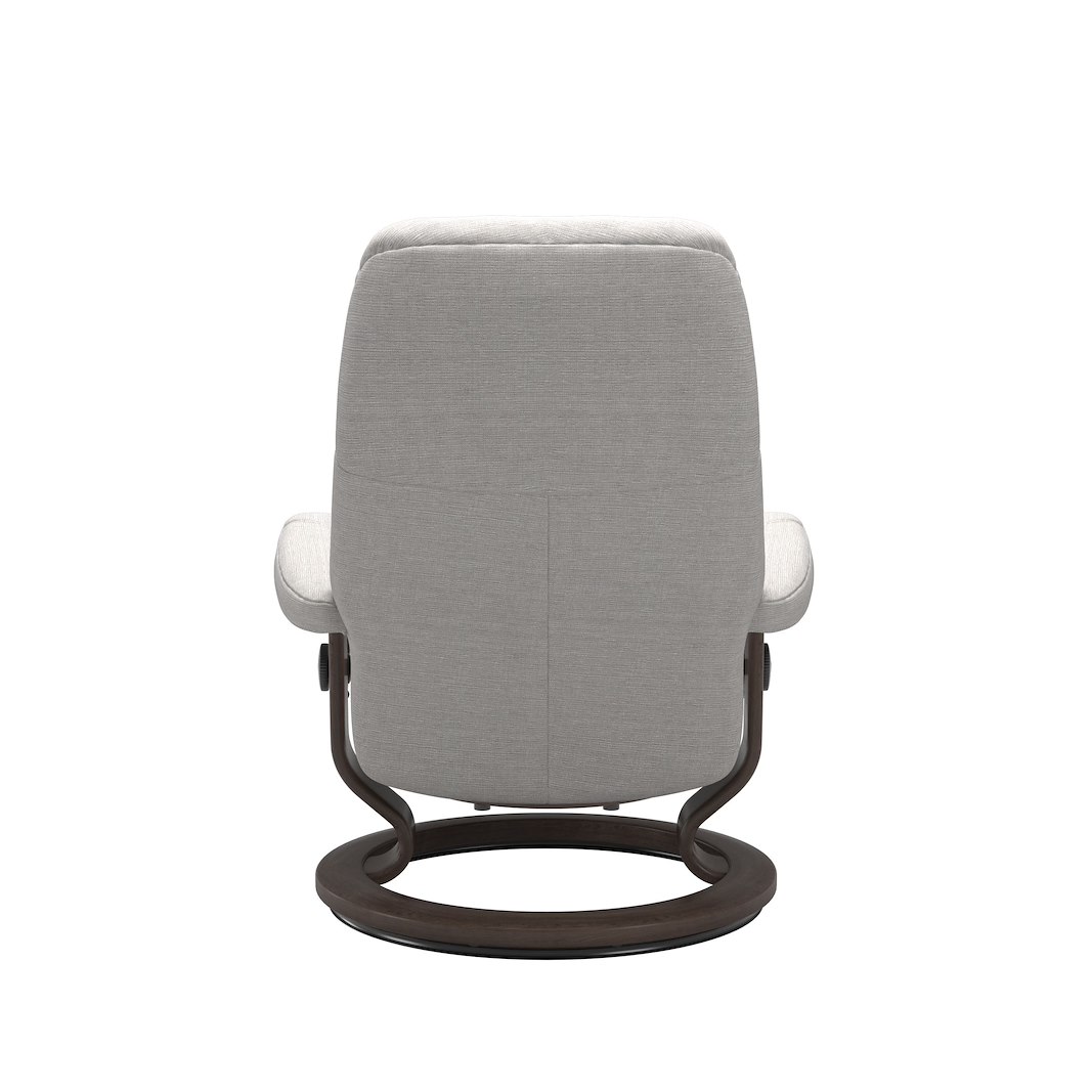 Consul (M) Classic lenestol med krakk Tekstil Jasmine Light Grey og Classic understell wengebeiset.