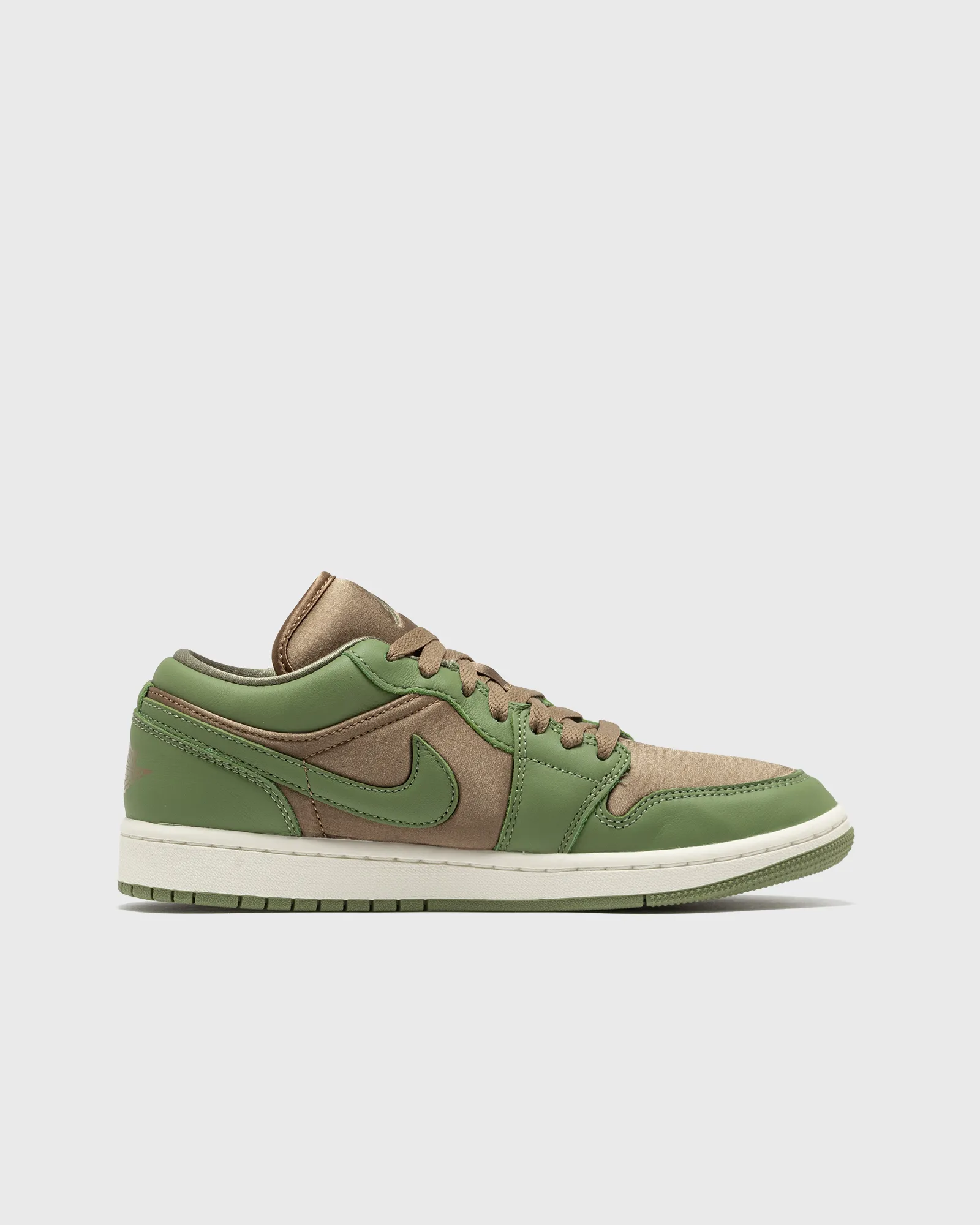 Jordan Air Jordan 1 Low SE Women's Shoes