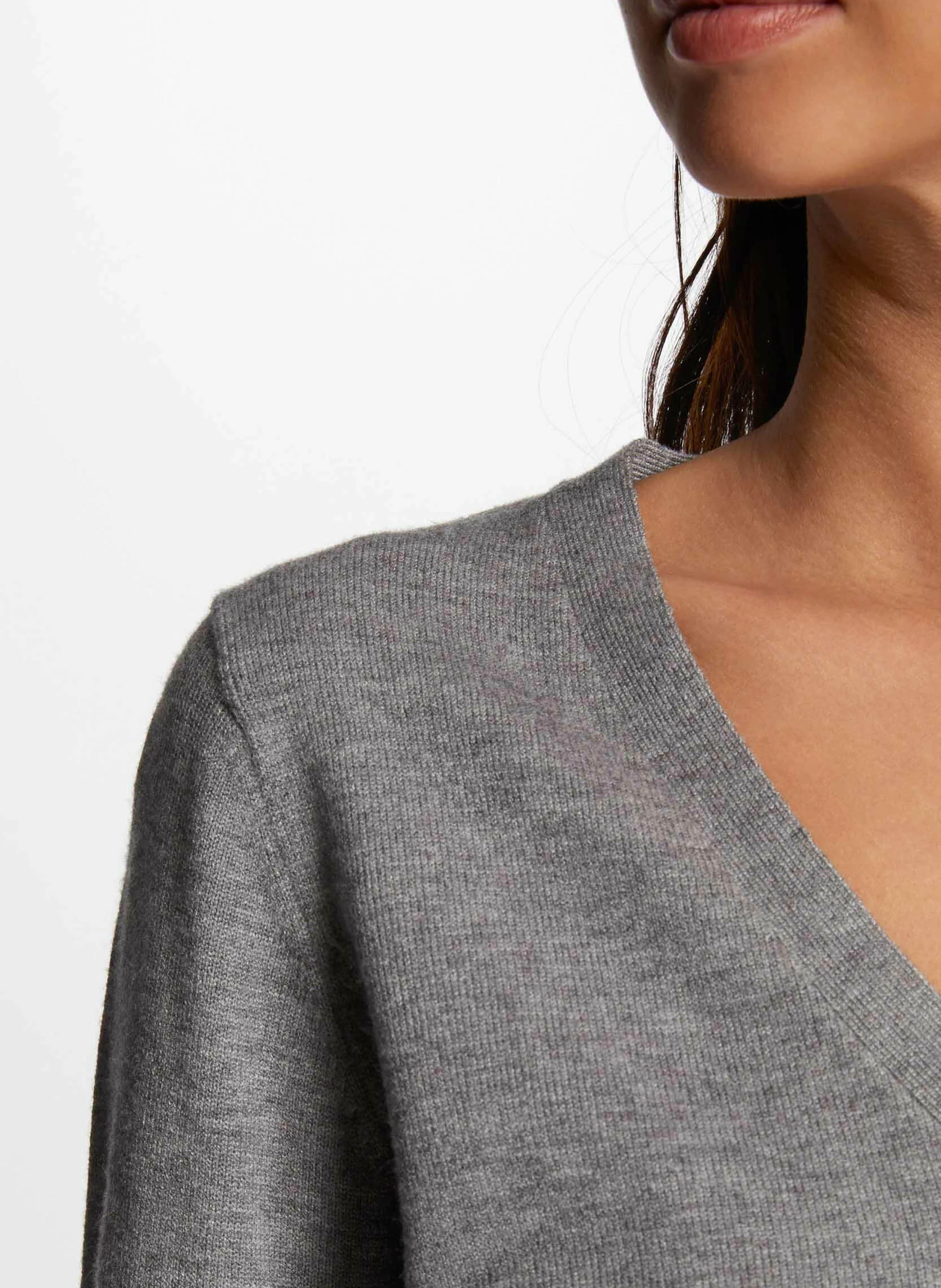 MGOLD - Pull droit col V | Gris