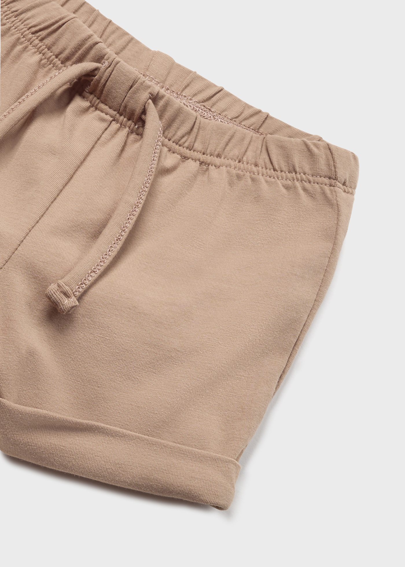 Conjunto de 4 peças em algodão sustentável para recém-nascidos.