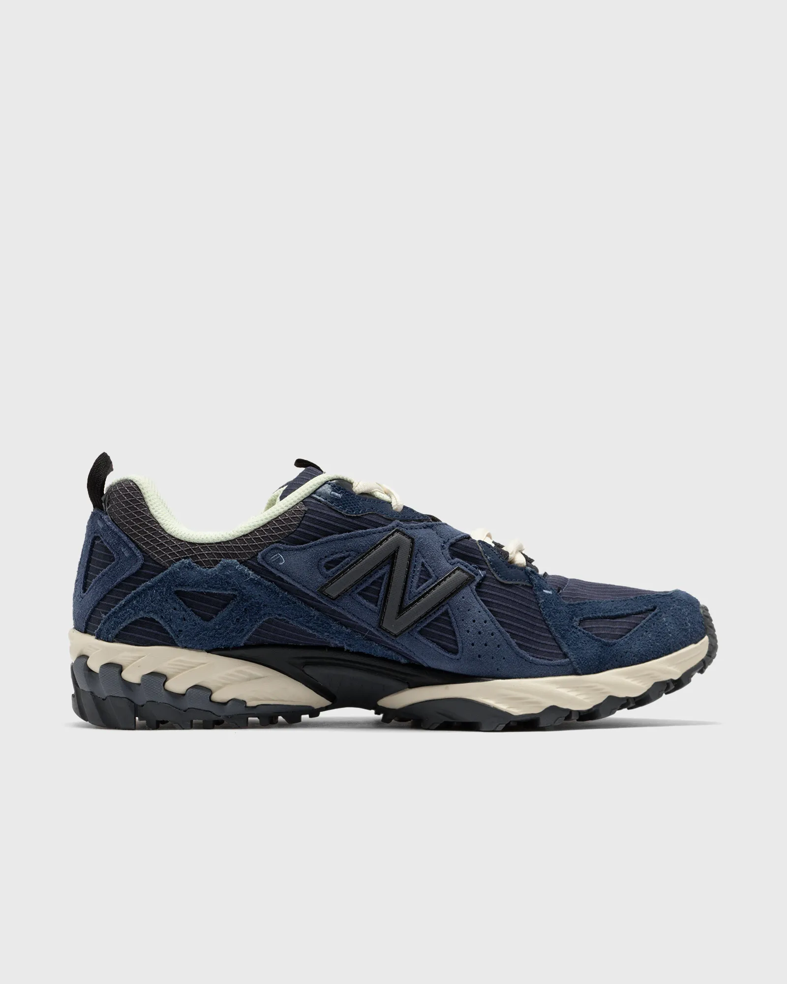 New Balance 610 