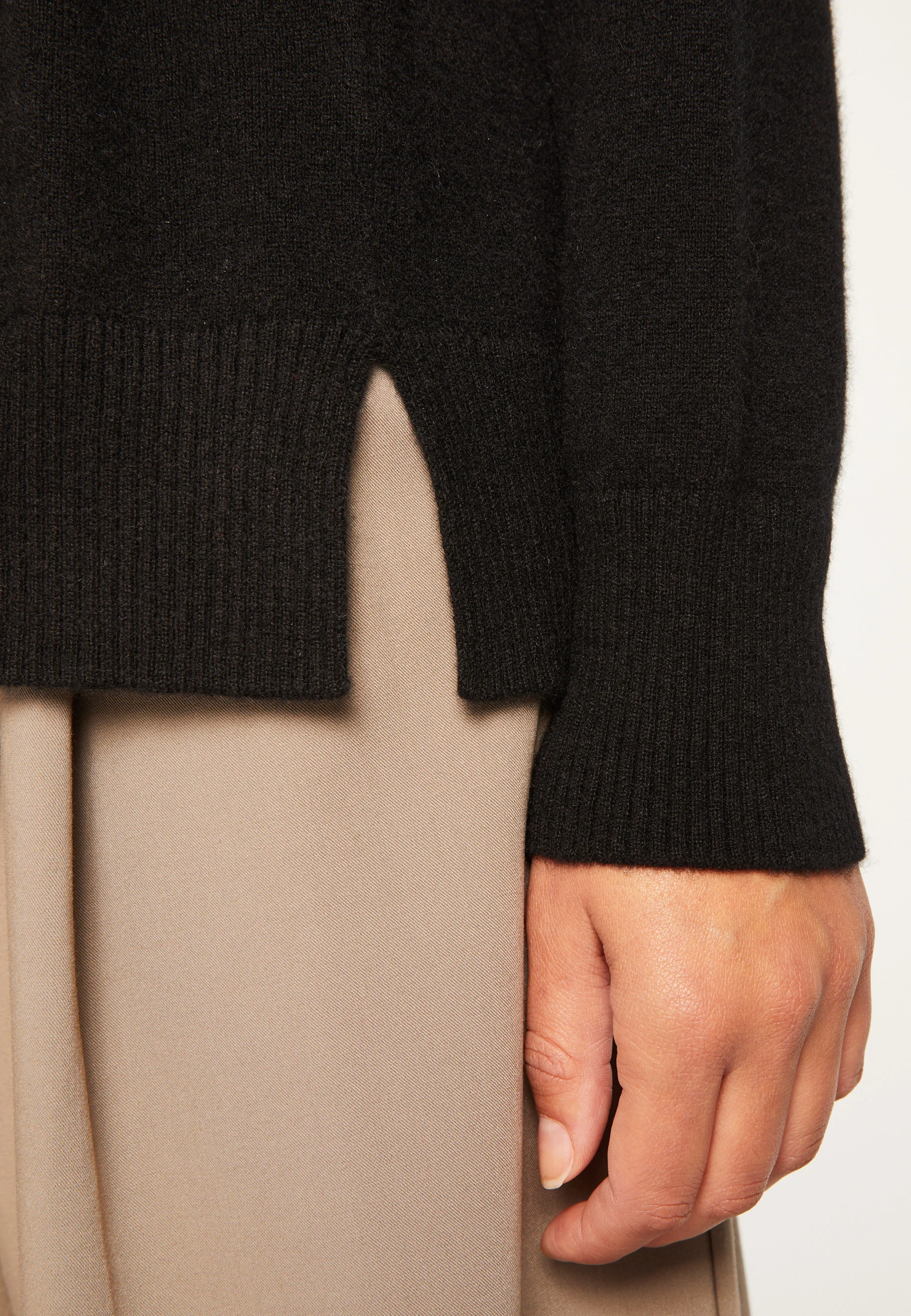 ARIEL - Gilet boutonné en cachemire | Noir