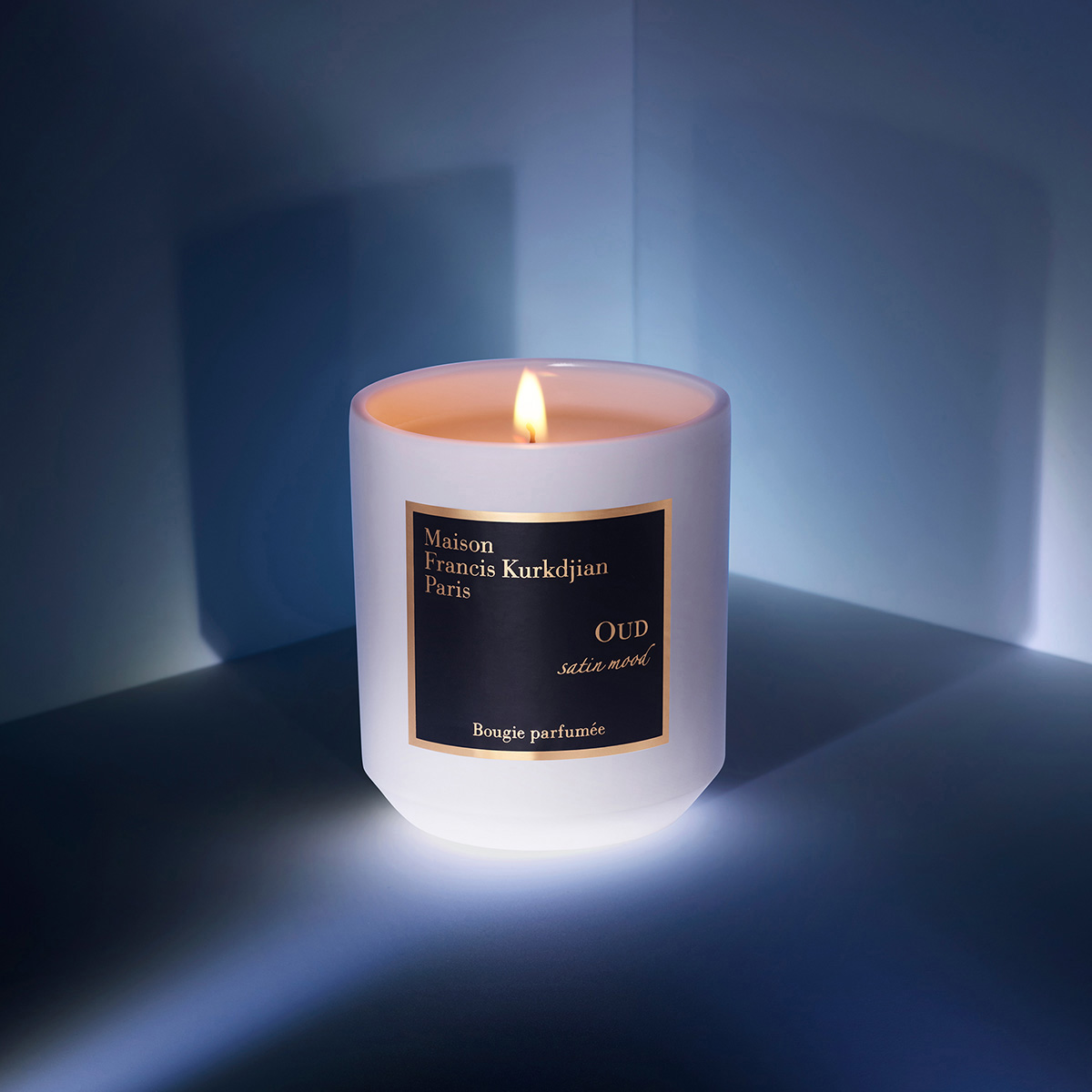 Oud Satin Mood Scented Candle 280gr