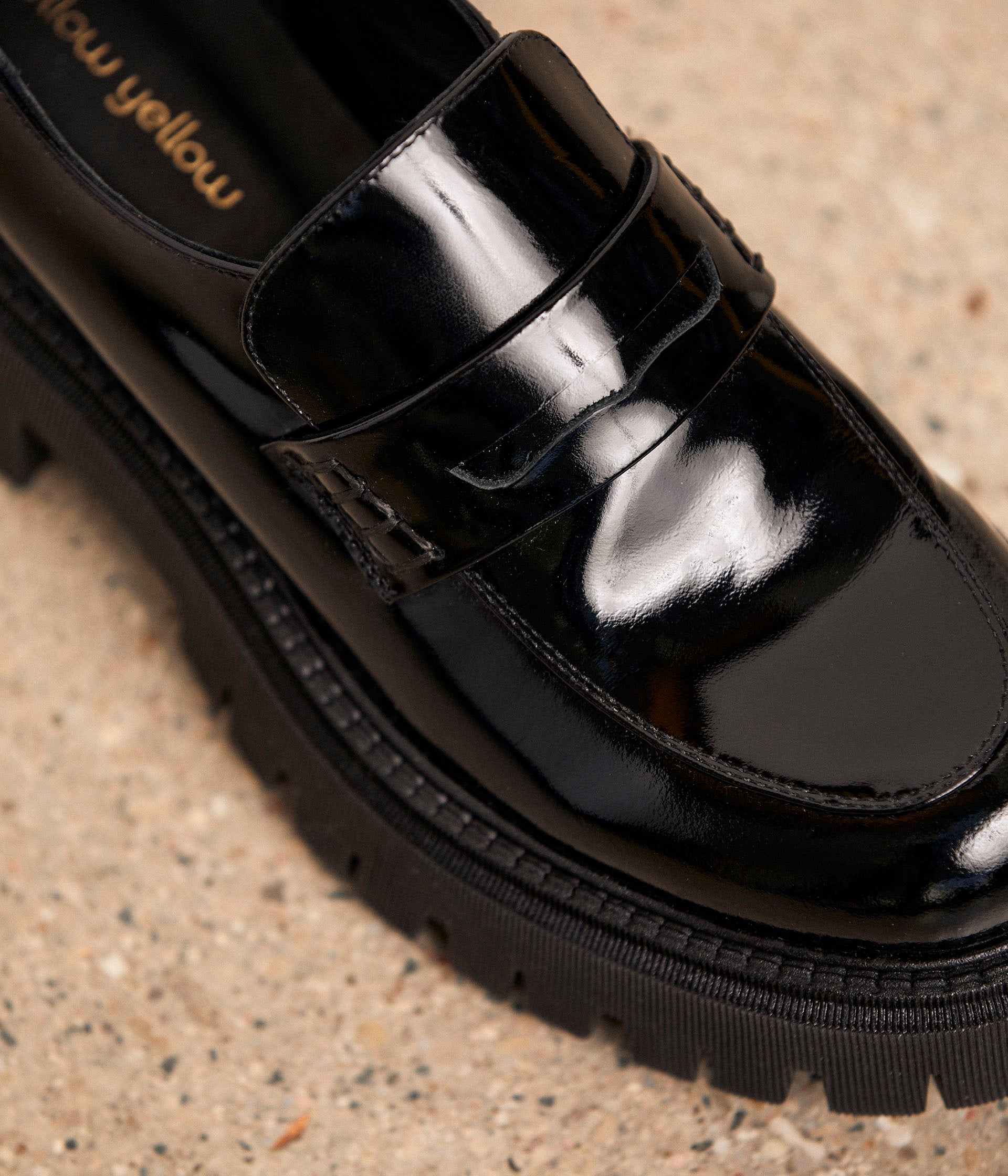 Mocassins crantés vernis Aelle