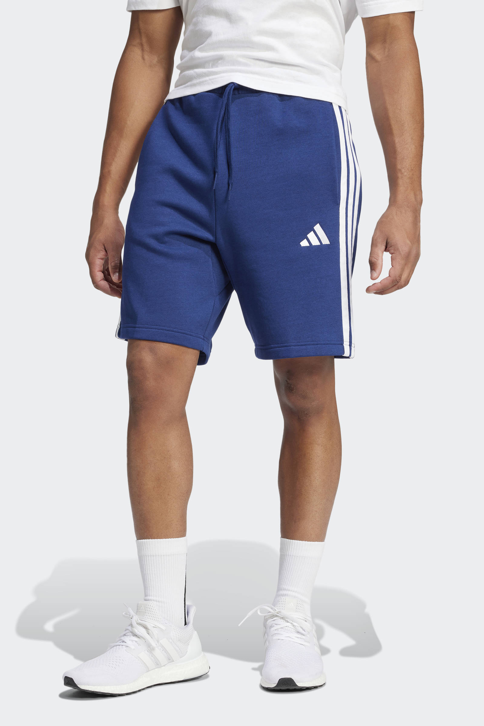 adidas regular sweatshorts blauw/wit
