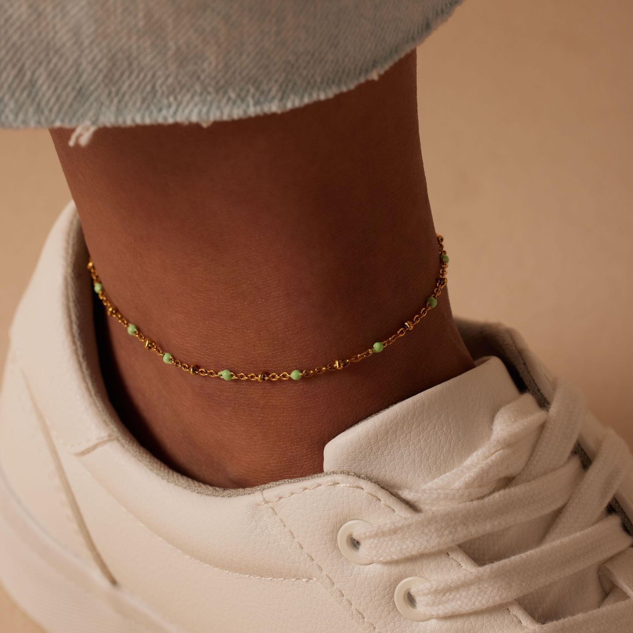 Gerecycled stalen goldplated enkelband saturn groen