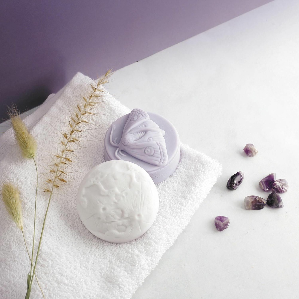Mini moule à savon lune