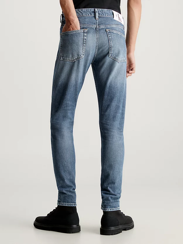 Calça jeans slim tapered