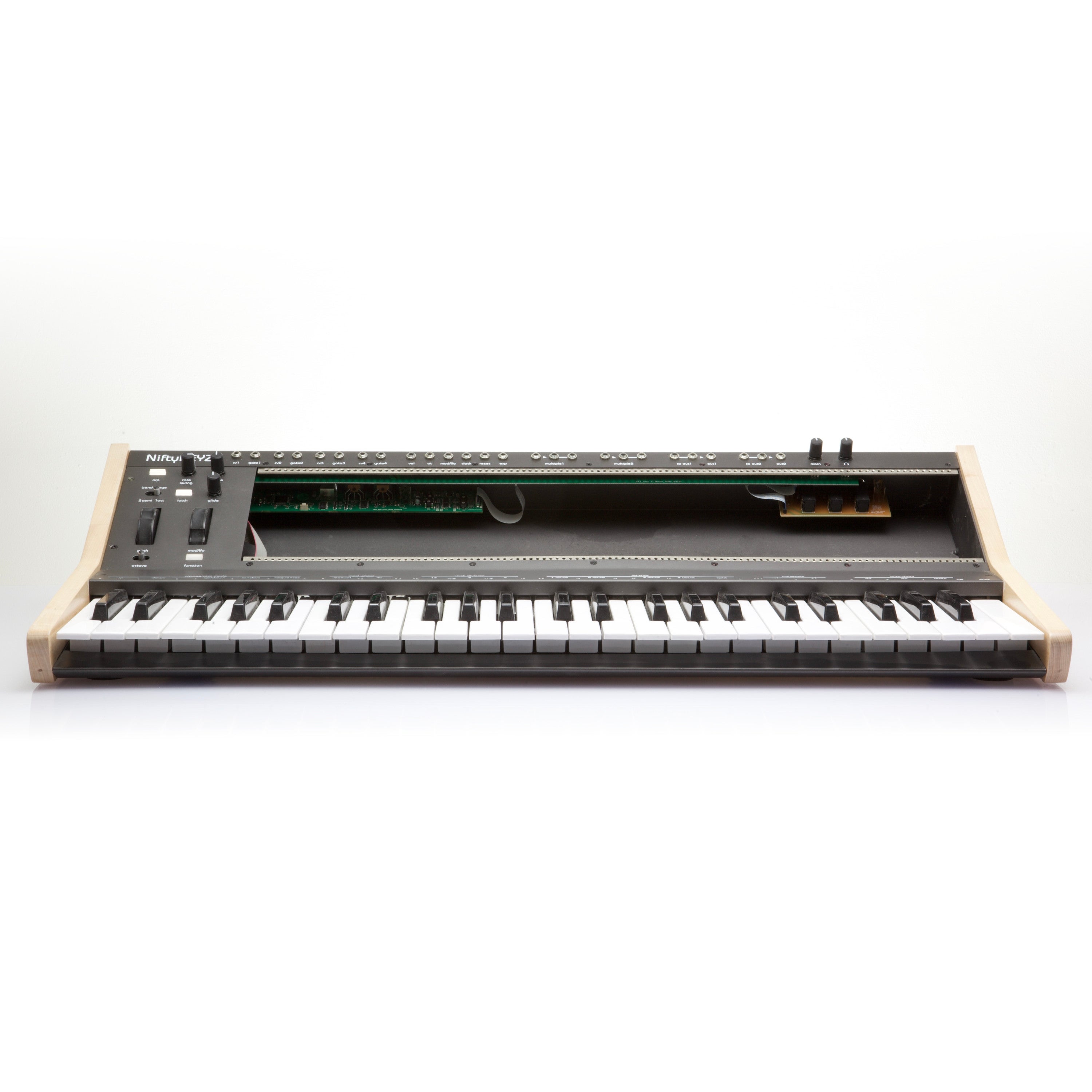 Cre8audio NiftyKEYZ Eurorack case-keyboard