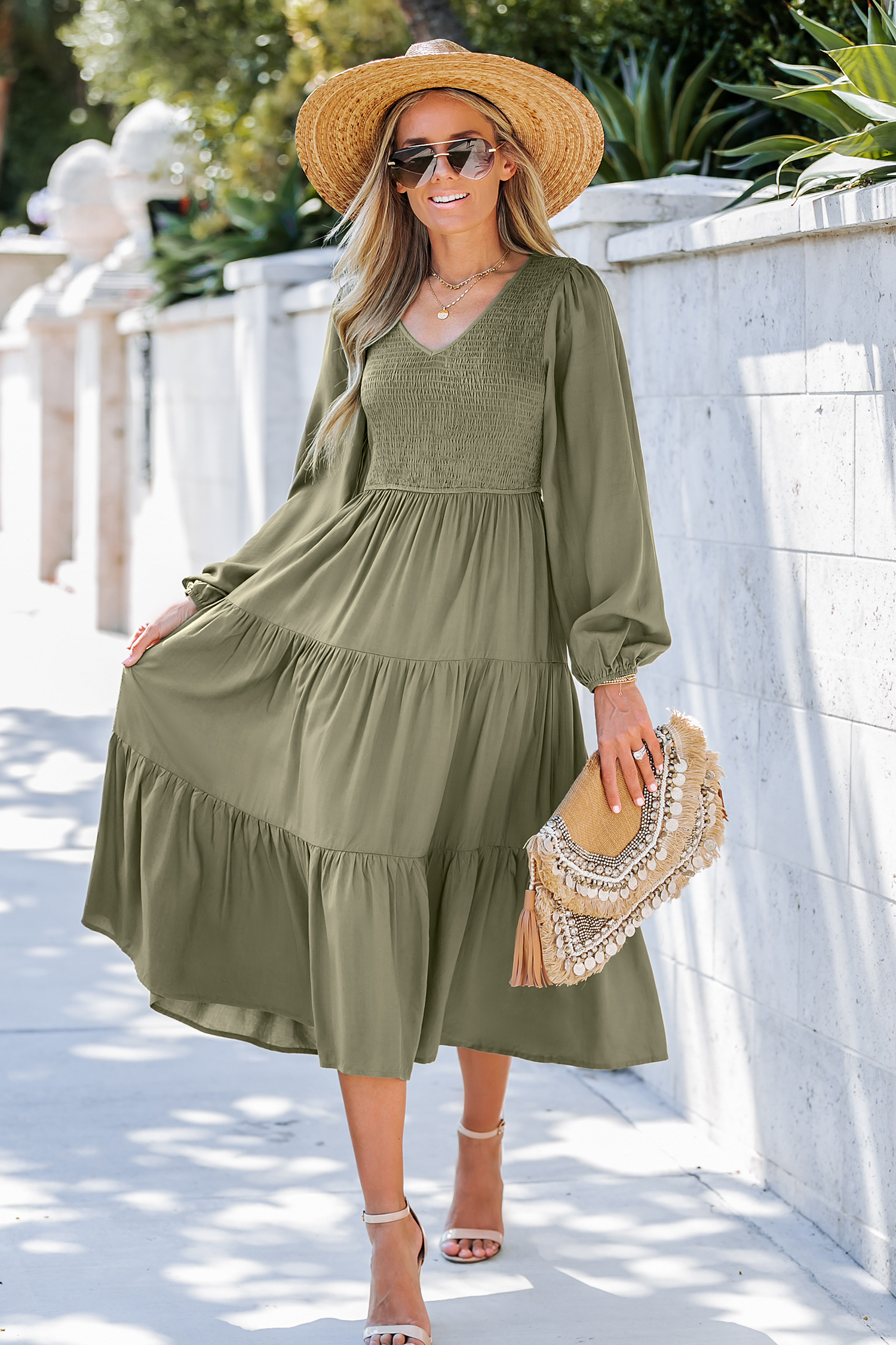 Robe maxi à col en V et à smocks olive