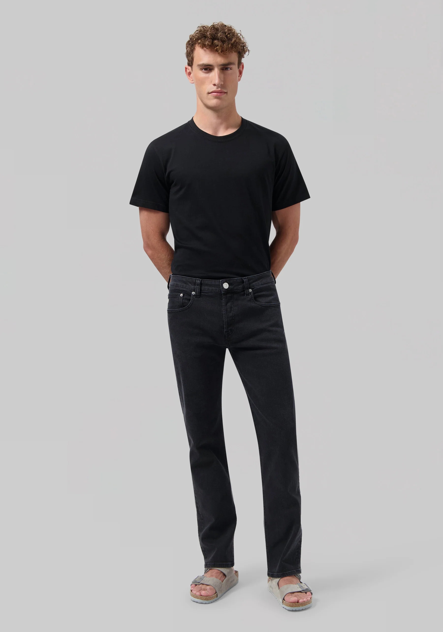 Mud Jeans Herrenjeans Bryce Mid Straight Stone Black