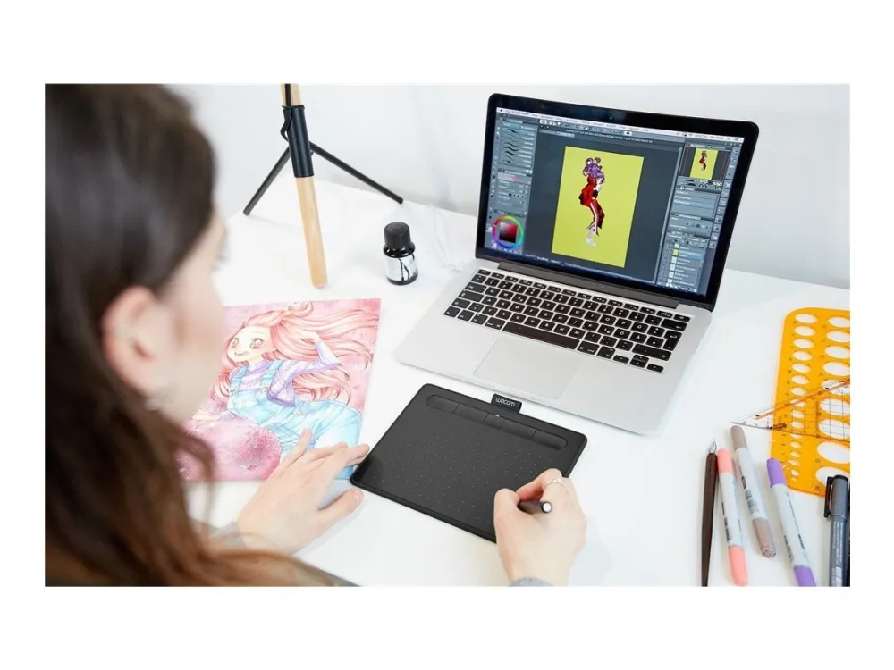 Wacom Intuos Small - Digitizer - 15.2 x 9.5 cm - elektromagnetisk - 4 knapper - trådløs, kablet - USB, Bluetooth - sort