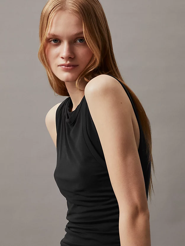 Vestido slip em camadas em malha macia