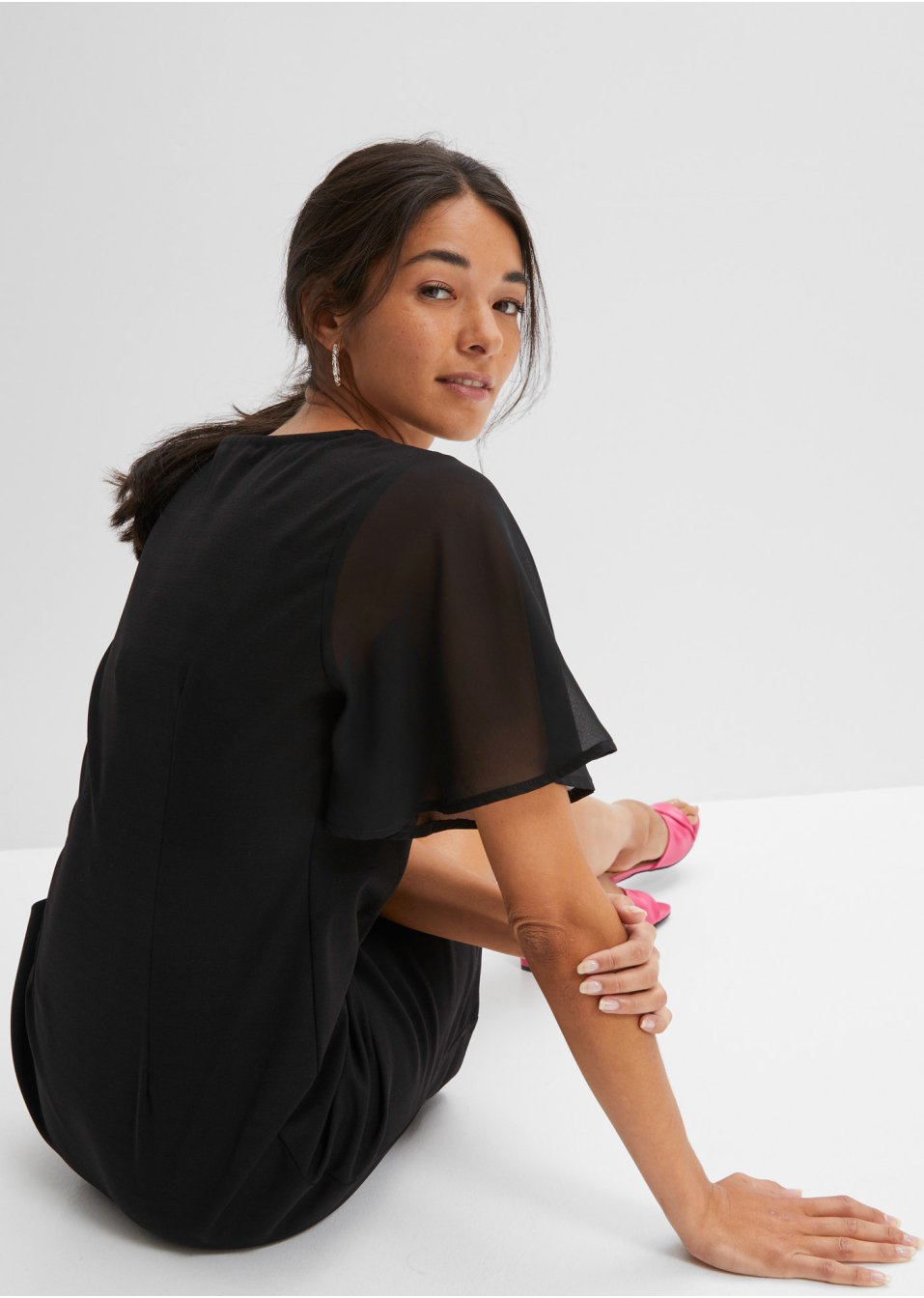 Robe avec manches en chiffon