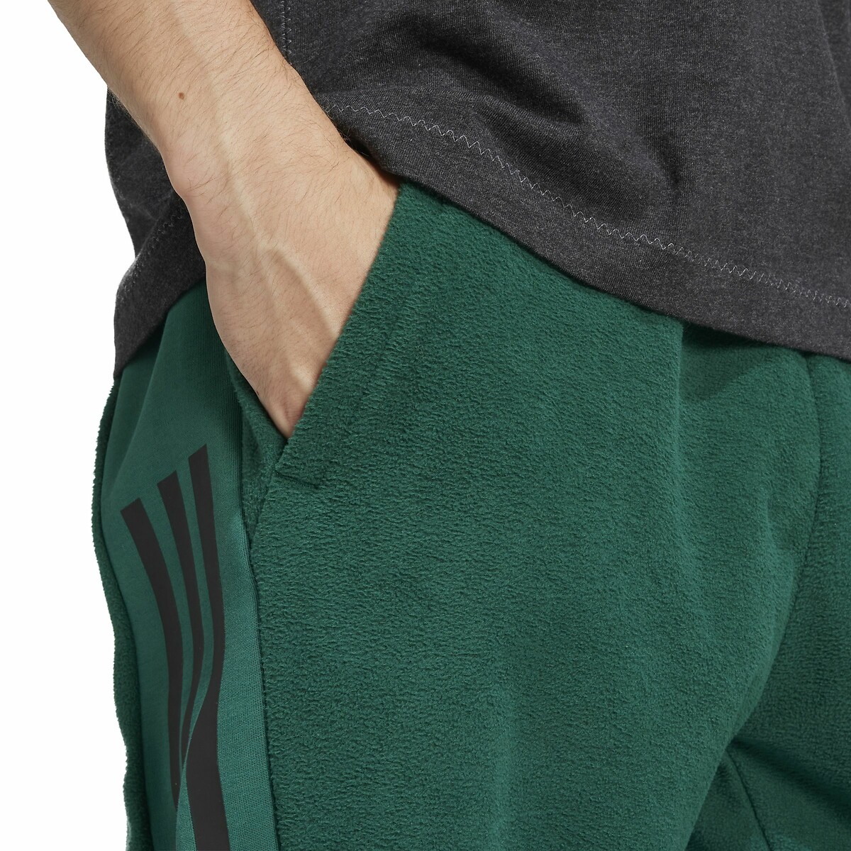 ADIDAS ROUPAS ESPORTIVAS<br>Calça de moletom com 3 listras