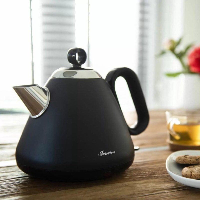 Inventum - HW617B - Waterkoker - Zwart/RVS - Roestvrijstaal - 1,7 liter