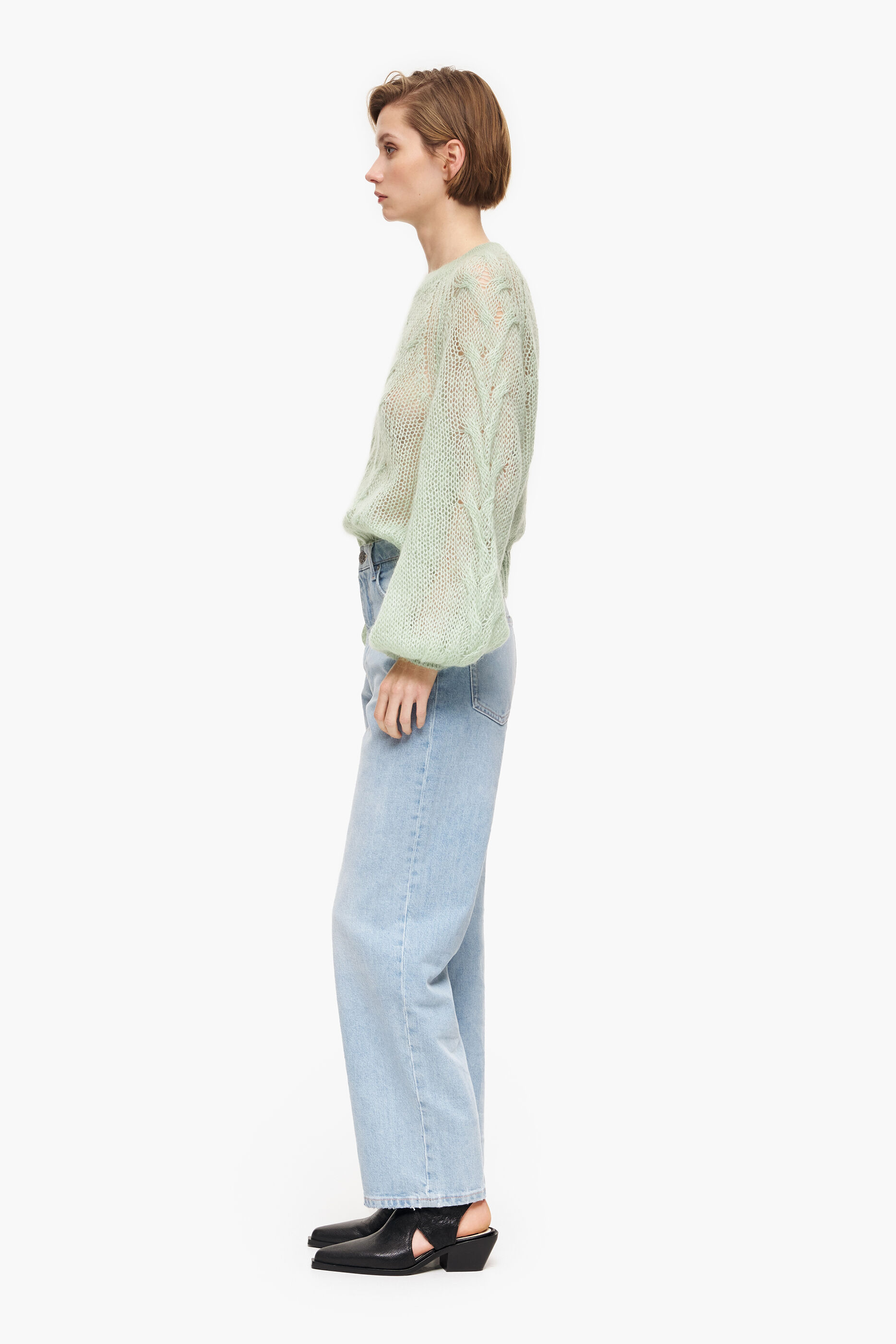 CALÇA RETA CURTA - Jeans azul claro de perna reta
