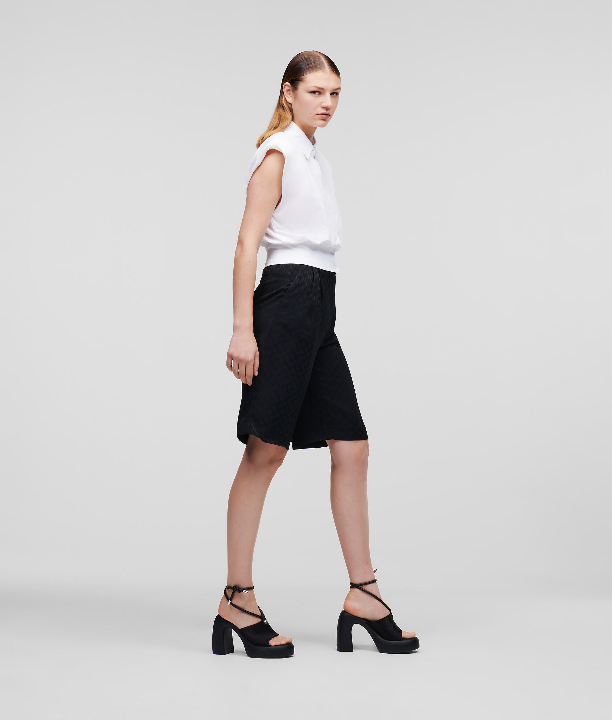 CHEMISE SANS MANCHES CROPPED AVEC ÉPAULETTES