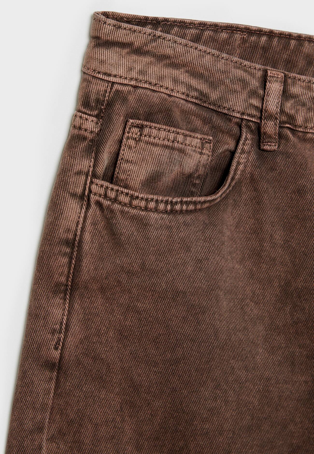 Calça jeans de cintura baixa e pernas largas