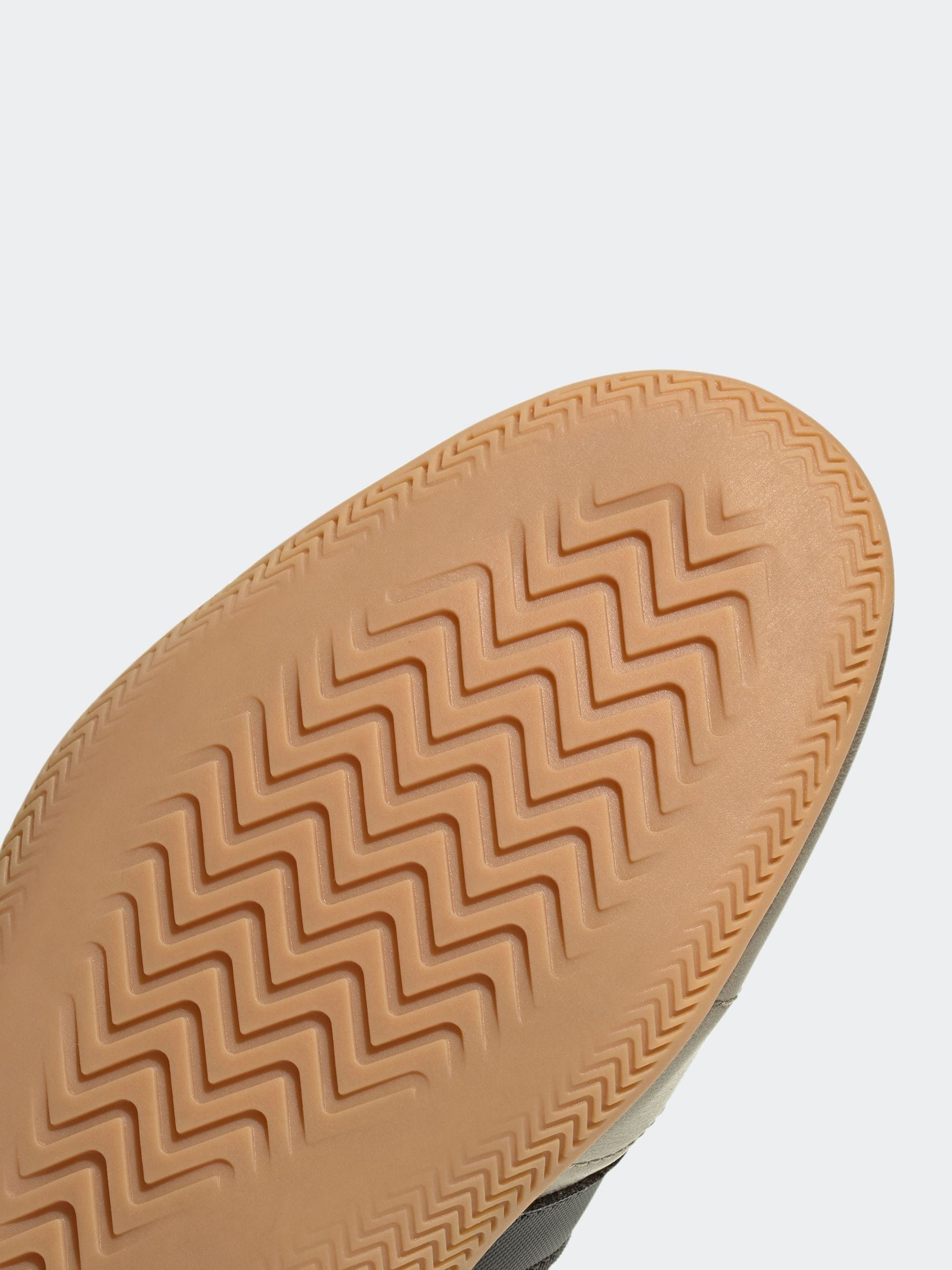 Bruin - adidas Grand Court Lo Trainers