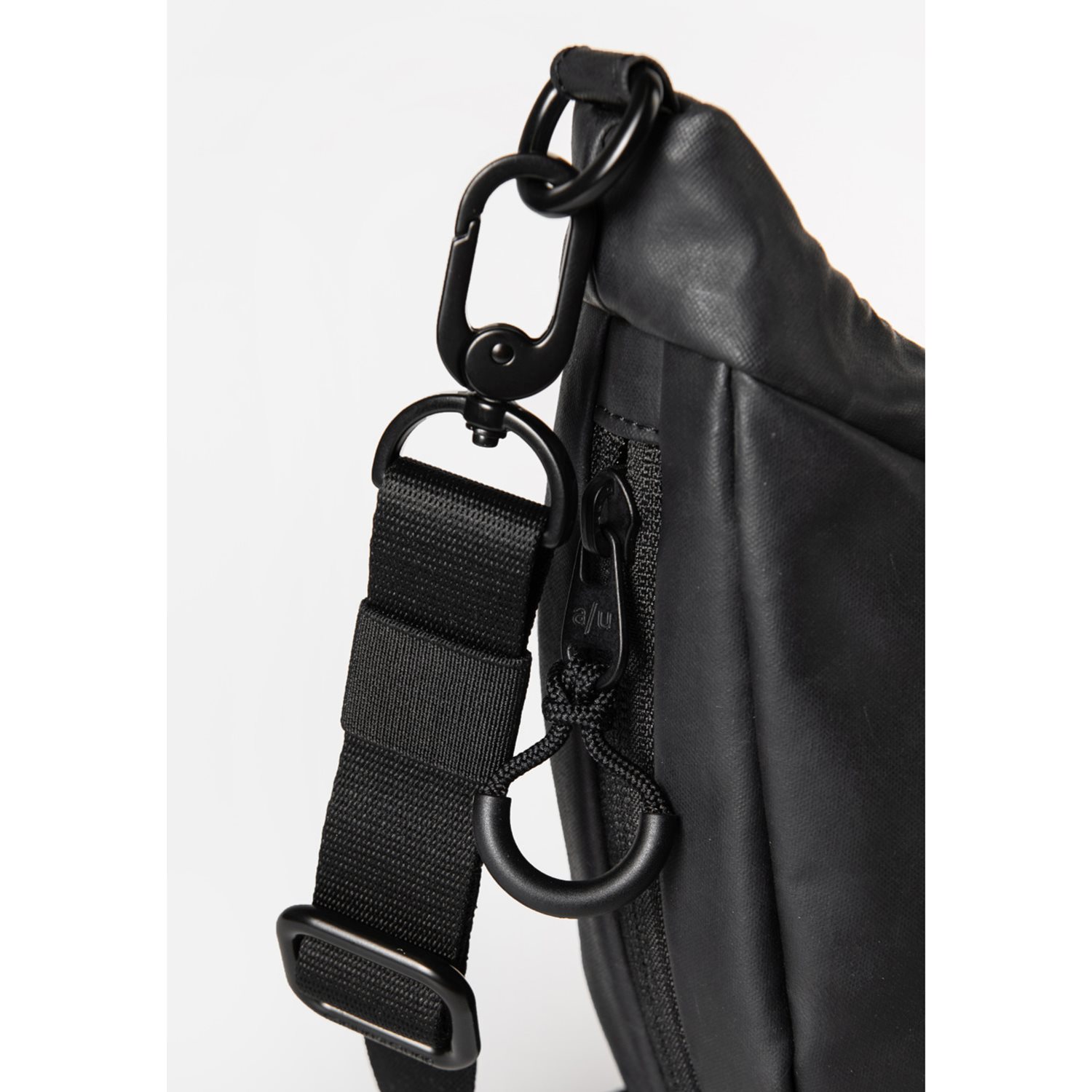 Aunts & Uncles Yoshii RE Shoulderbag black