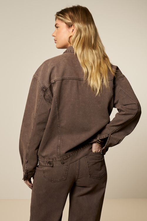 Bruin denim jacket met wassing