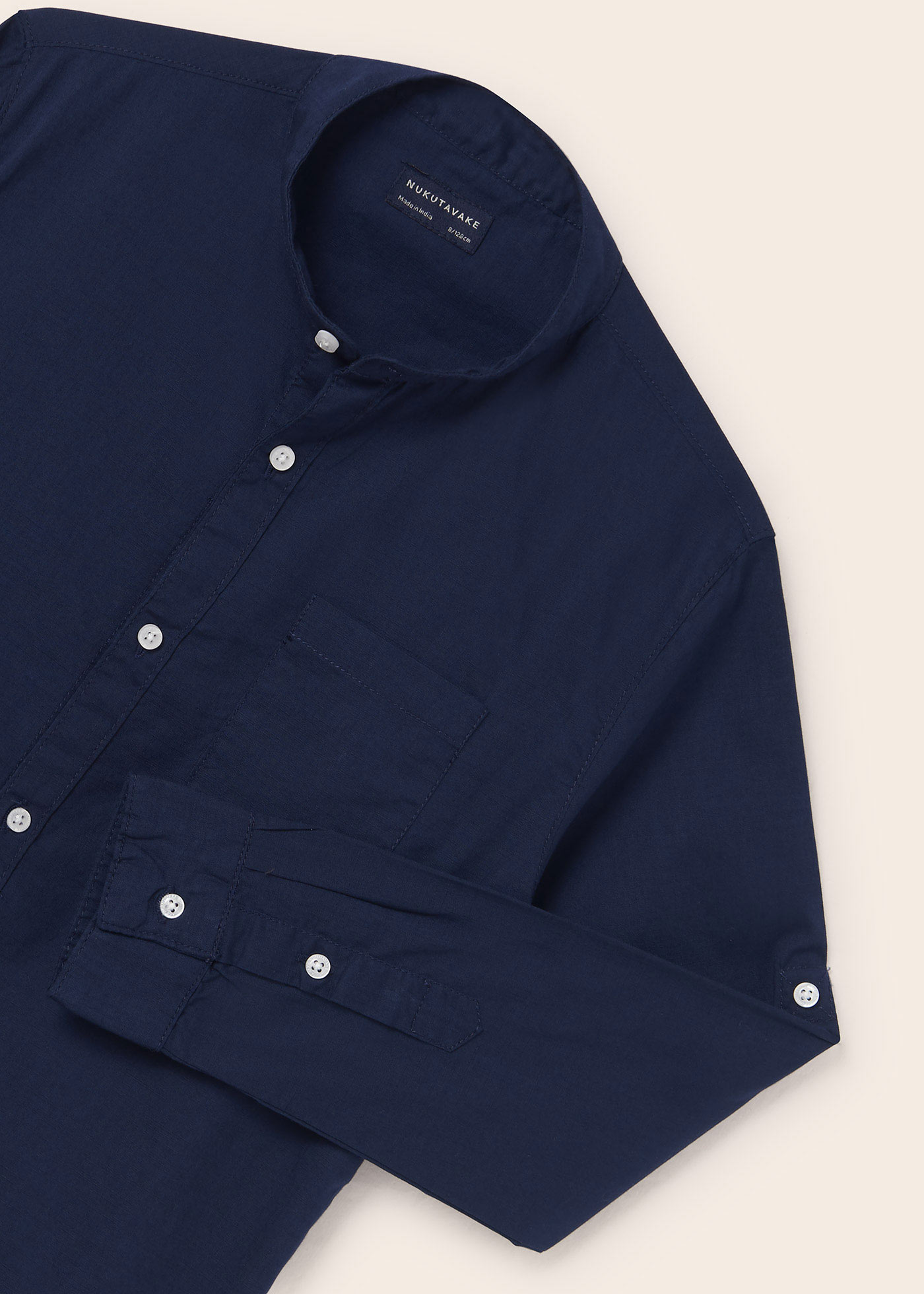 Camisa de algodão sustentável com gola mandarim para meninos