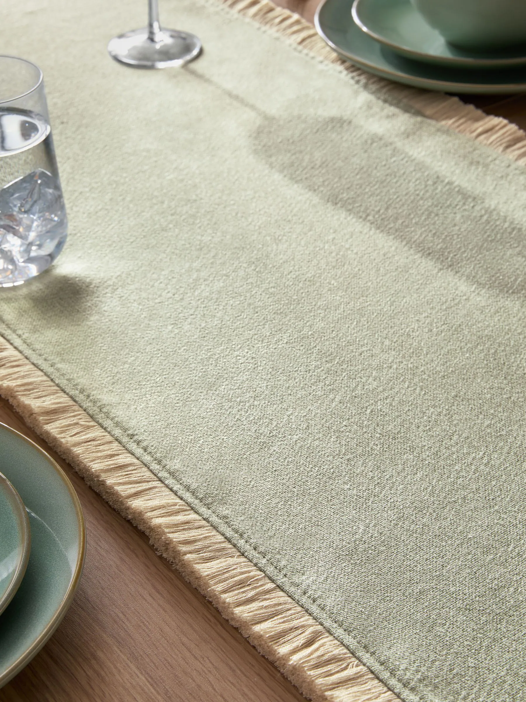 Dalby Fringe Table Runner