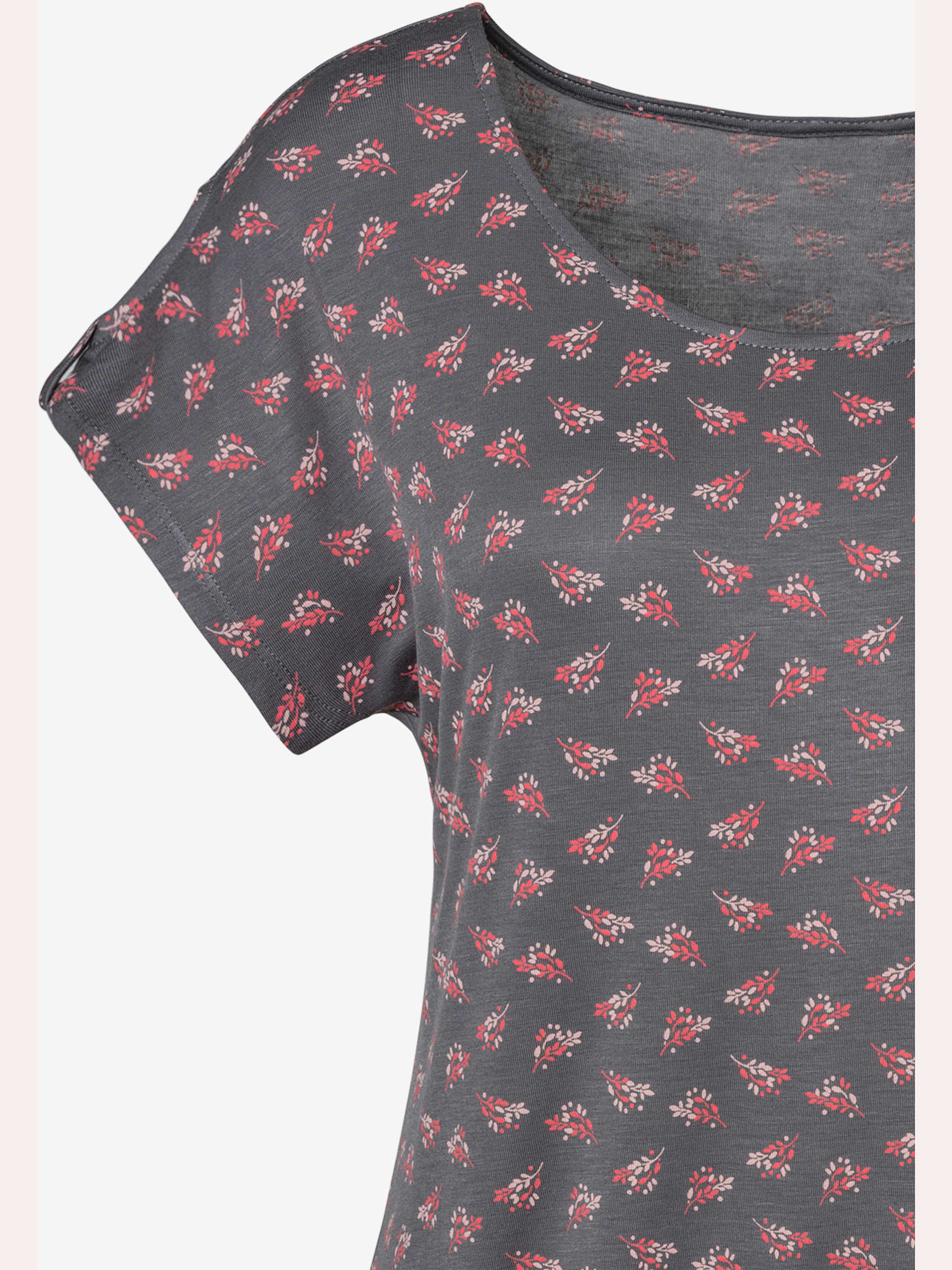 T-shirt petit nœud et découpe au niveau des manches
