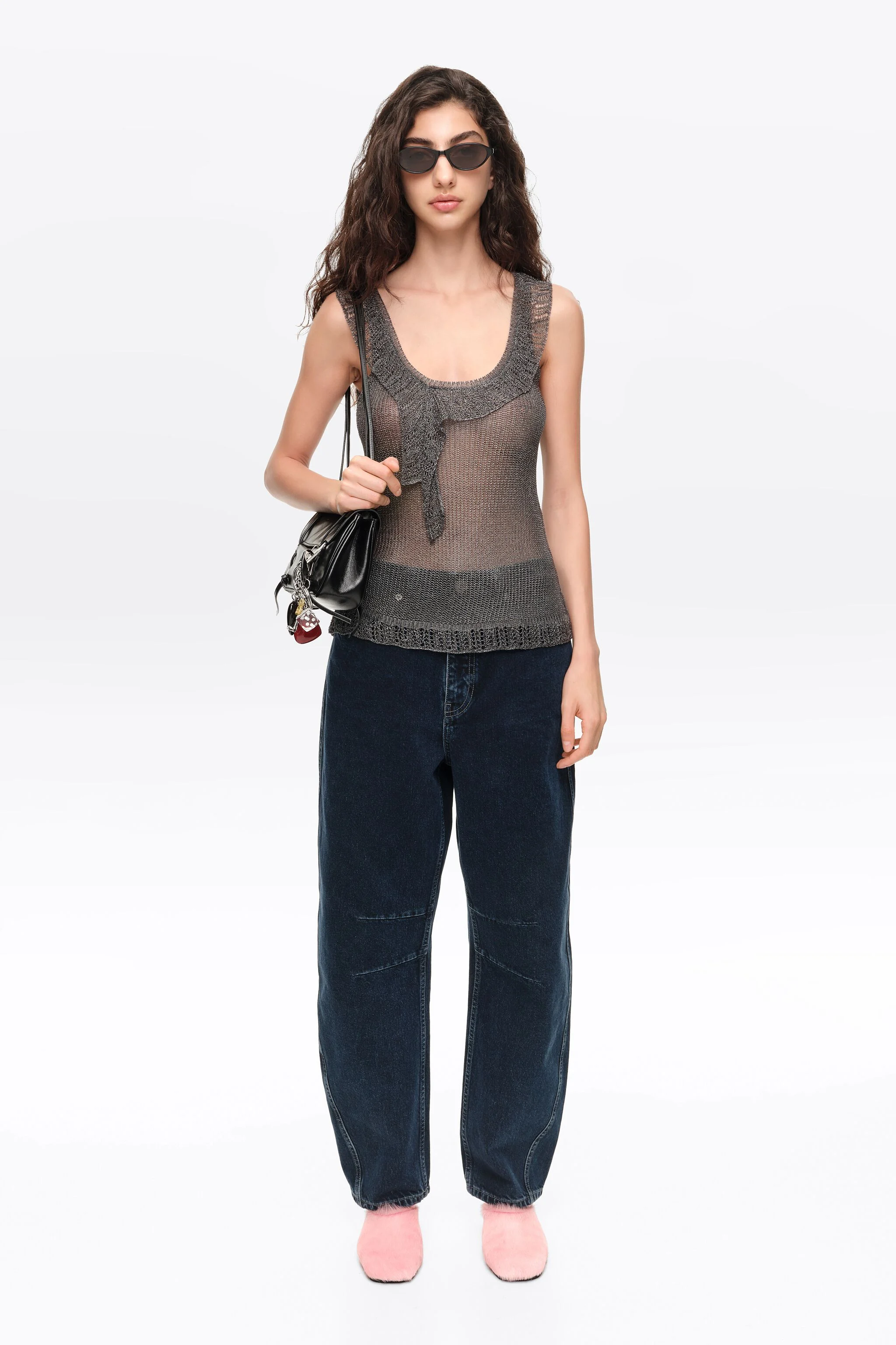 BARREL - Calça jeans azul-escura com cinco bolsos e pernas torneadas.